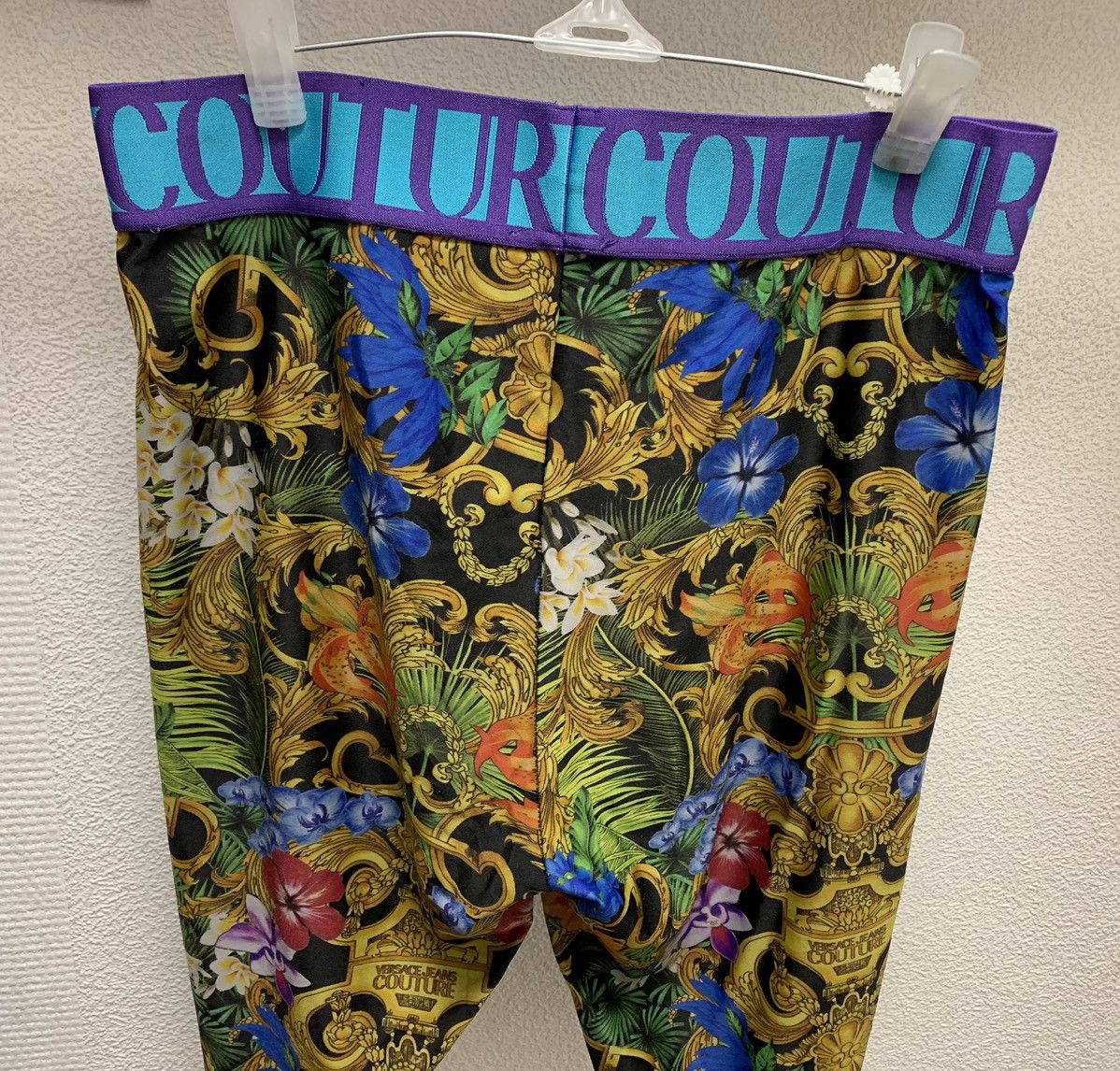 Versace Jeans Couture Versace jeans couture full print short leggings Medusa Size 32" / US 10 / IT 46 - 6 Thumbnail