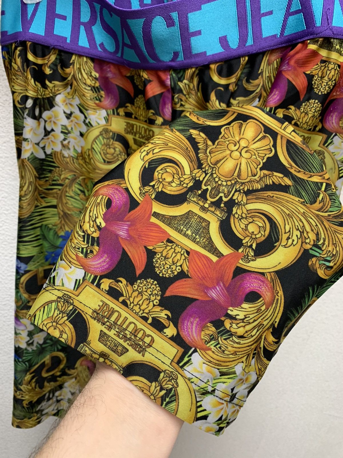 Versace Jeans Couture Versace jeans couture full print short leggings Medusa Size 32" / US 10 / IT 46 - 4 Thumbnail