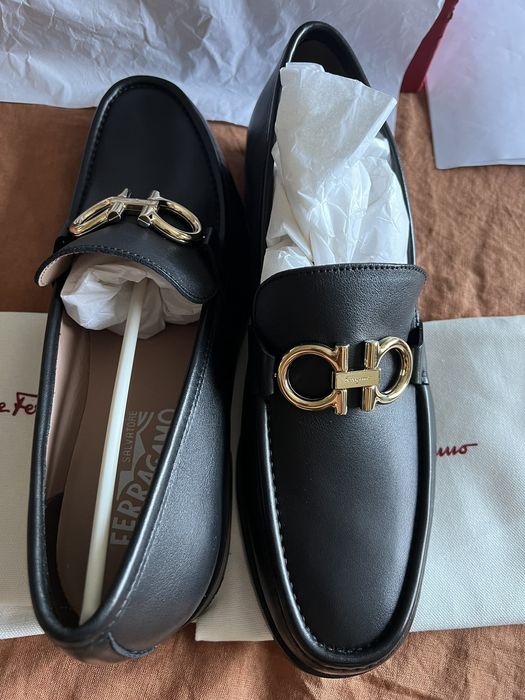 Salvatore Ferragamo Rolo Loafers in Nero Calf Leather | Grailed