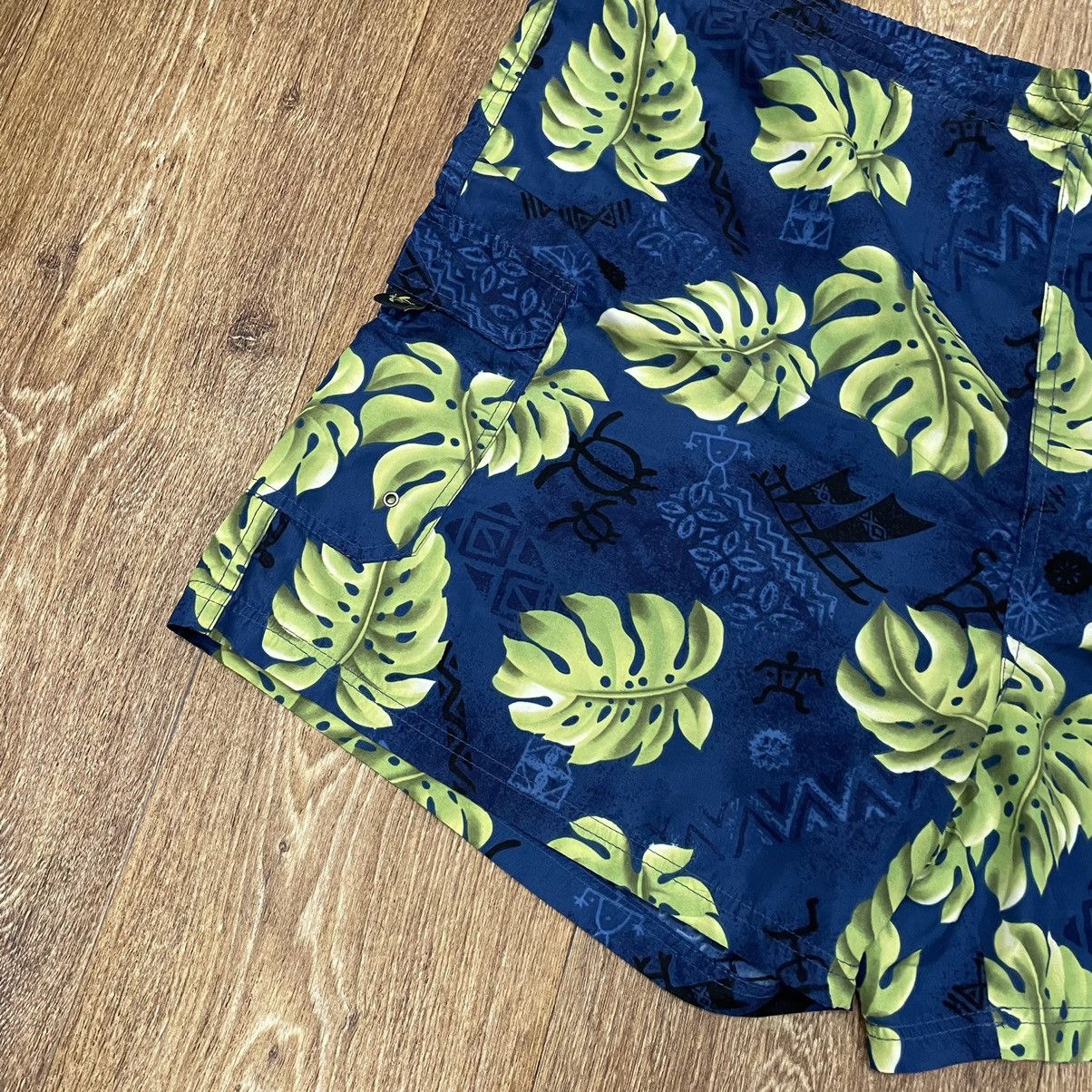 Vintage Vintage 90s Tropical All Over Print Shorts Streetwear 38 Size US 38 / EU 54 - 3 Thumbnail