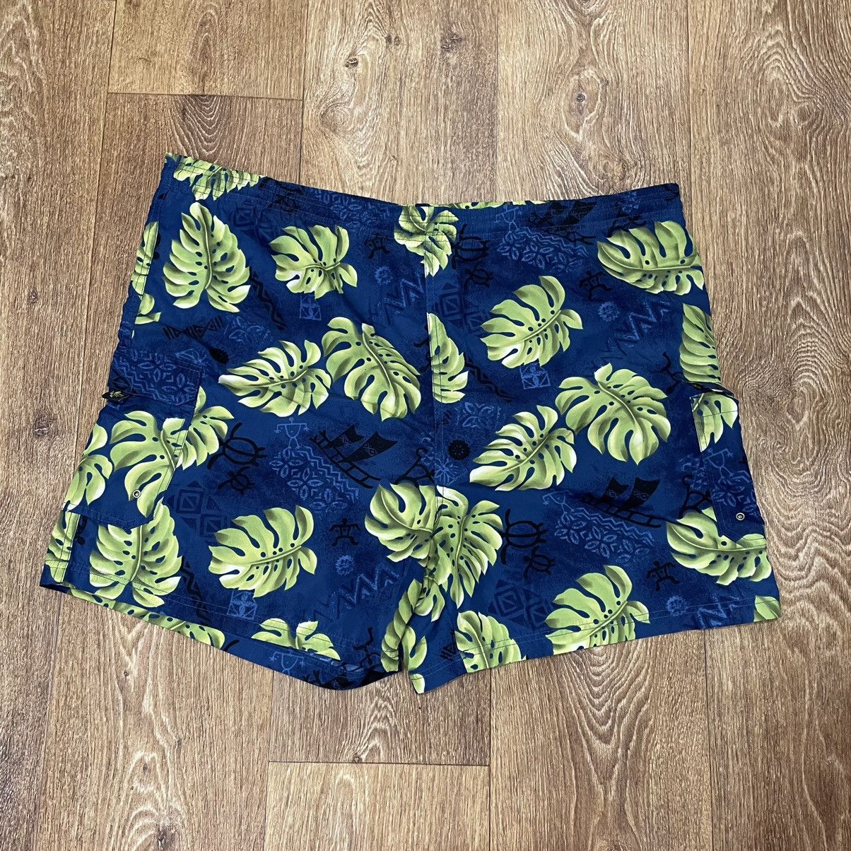 Vintage Vintage 90s Tropical All Over Print Shorts Streetwear 38 Size US 38 / EU 54 - 1 Thumbnail