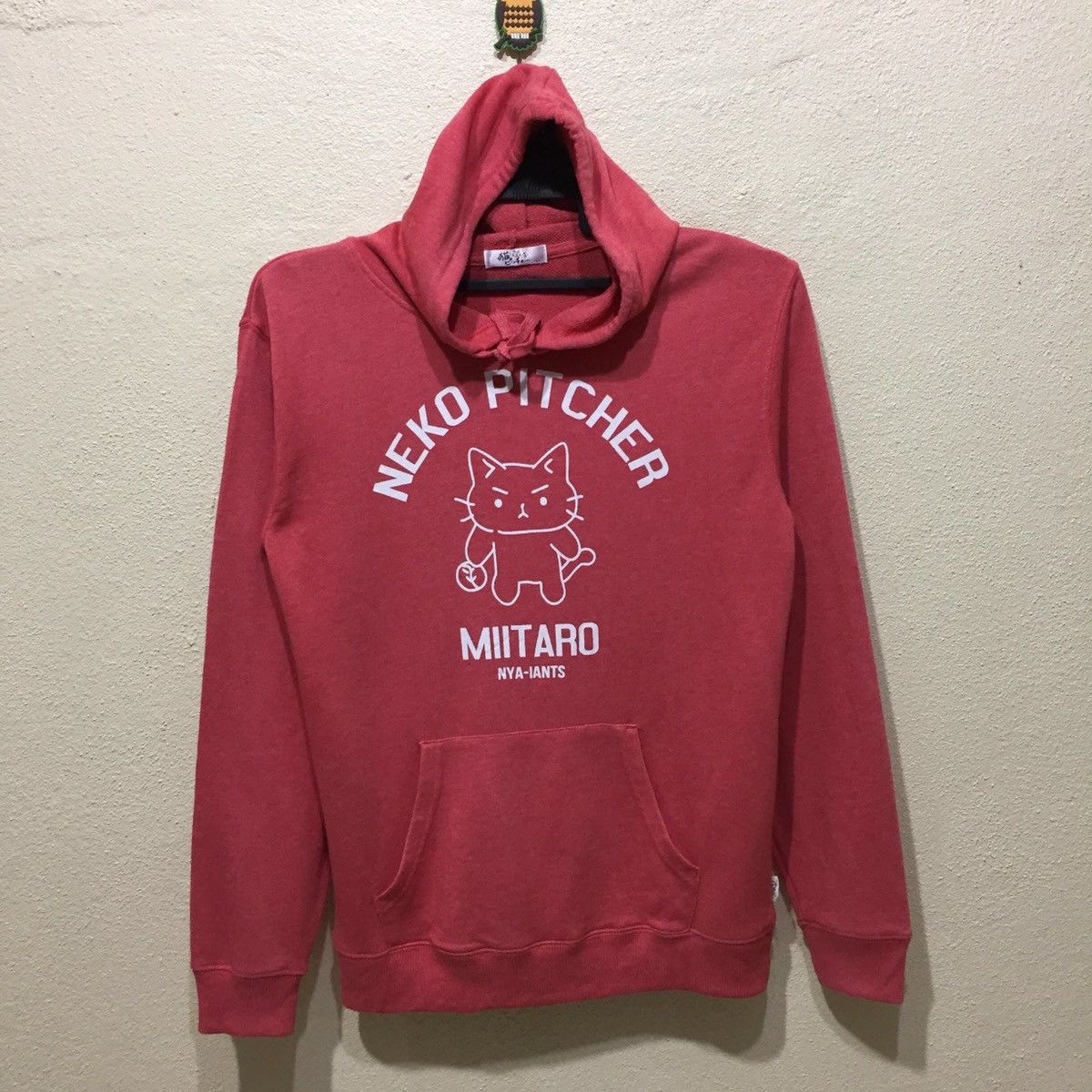 Animal Neko Pitcher Hoodie size M
