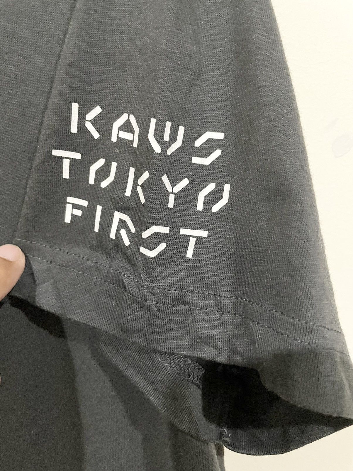 Japanese Brand Rare💥 Kaws Tokyo First Uniqlo Bear Tee Size US M / EU 48-50 / 2 - 10 Thumbnail