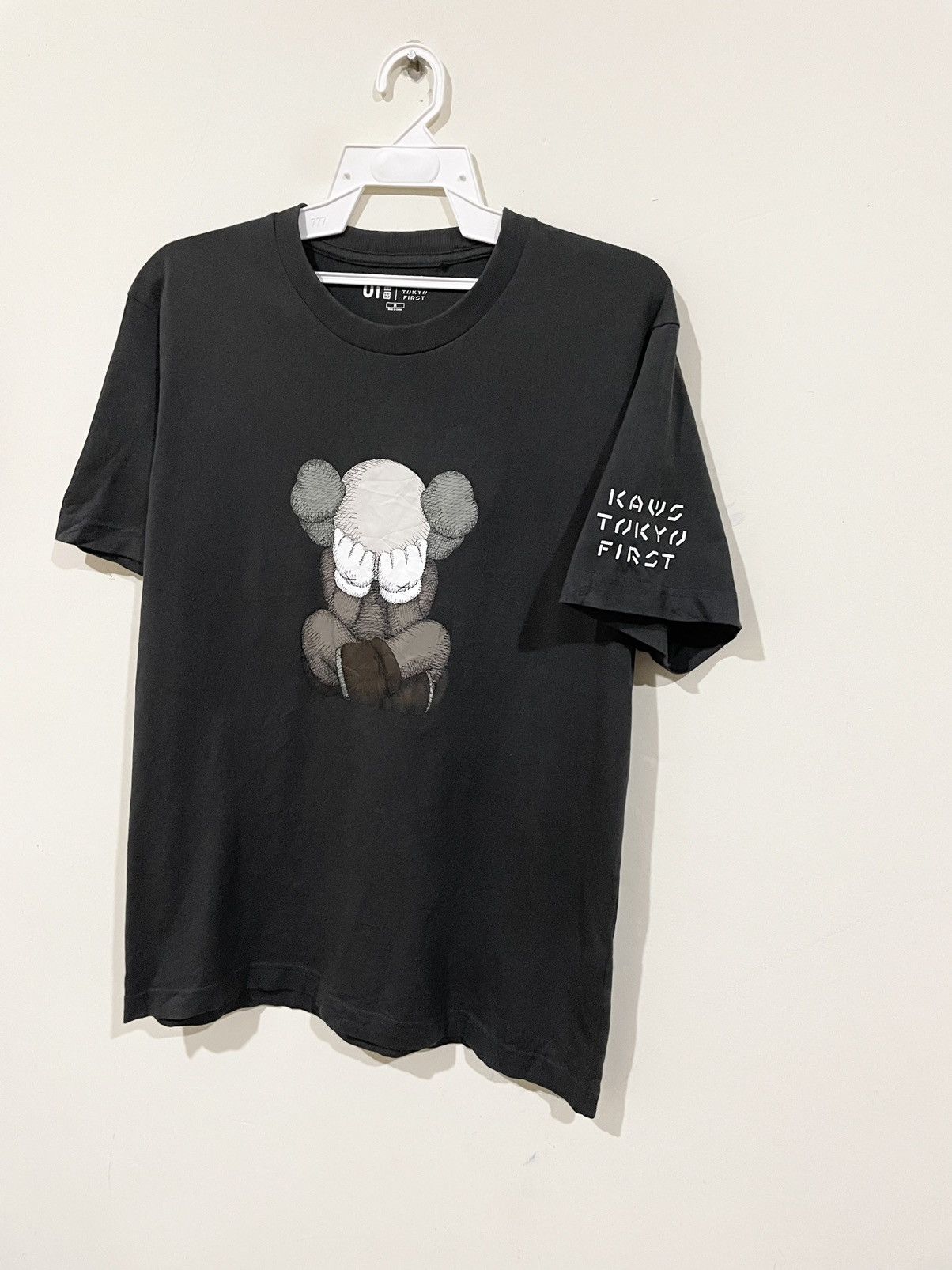 Japanese Brand Rare💥 Kaws Tokyo First Uniqlo Bear Tee Size US M / EU 48-50 / 2 - 3 Thumbnail
