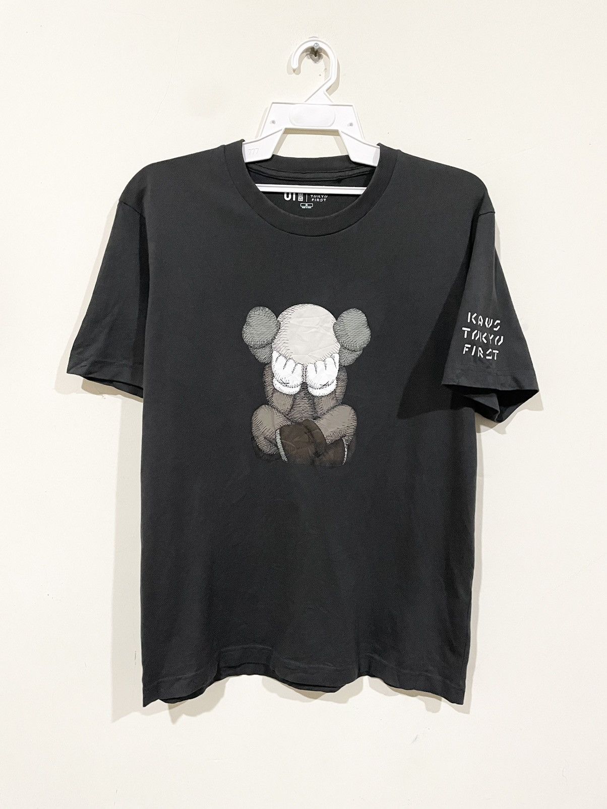 Japanese Brand Rare💥 Kaws Tokyo First Uniqlo Bear Tee Size US M / EU 48-50 / 2 - 1 Thumbnail