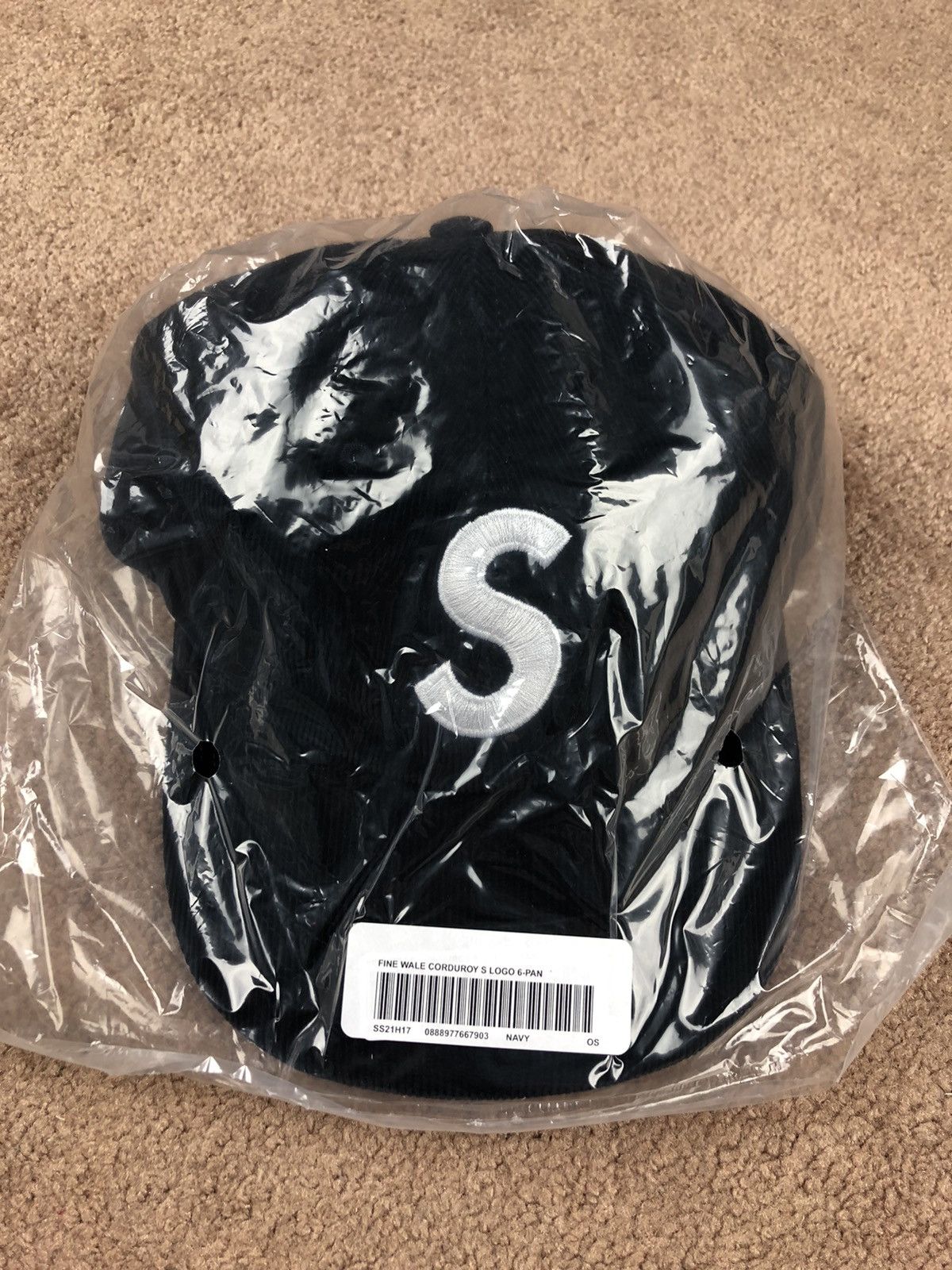 新品未使用　Supreme Corduroy S Logo 6-Panel 黒 Supreme Corduroy S Logo 6-Panel 