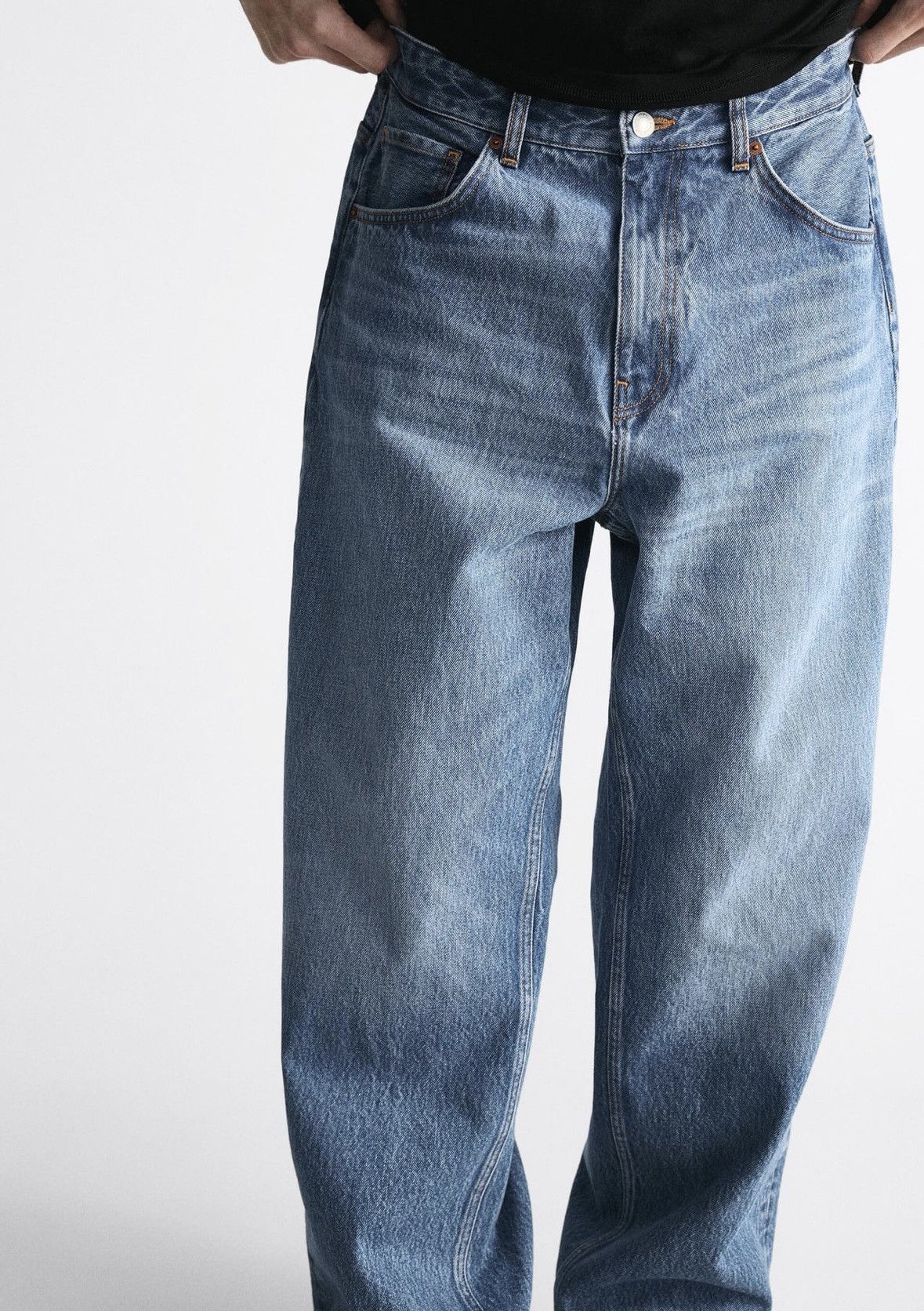 ZARA Wide Fit Jeans 32