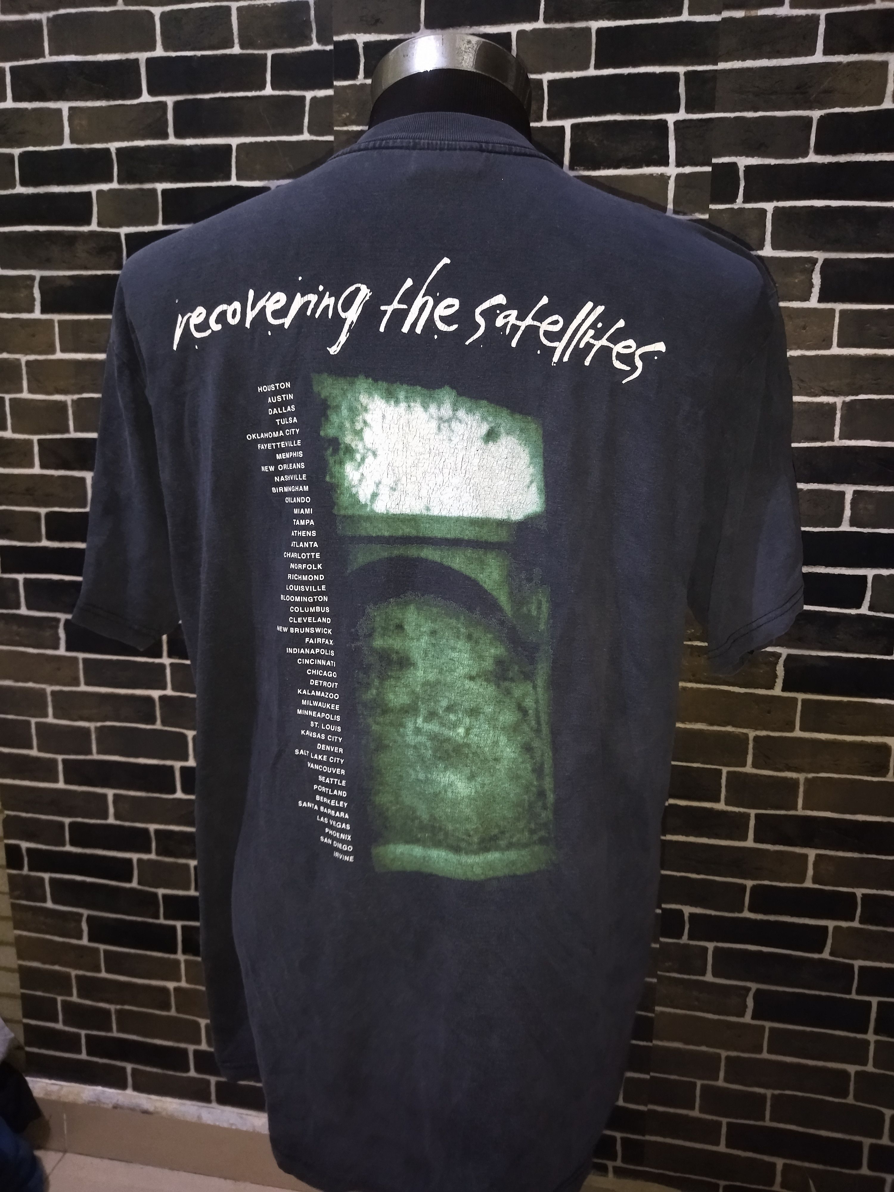Band Tees × Vintage Vintage 90s Counting Crow "recovering the satellites tee Size US XL / EU 56 / 4 - 1 Thumbnail