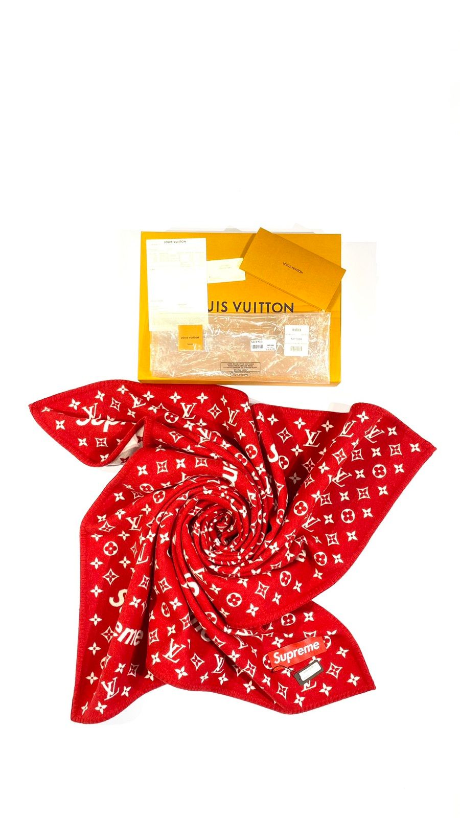 LOUIS VUITTON Red Monogram Blanket LV Box Logo Limited Edition Supreme  MP1884｜Product Code：2108300058337｜BRAND OFF Online Store
