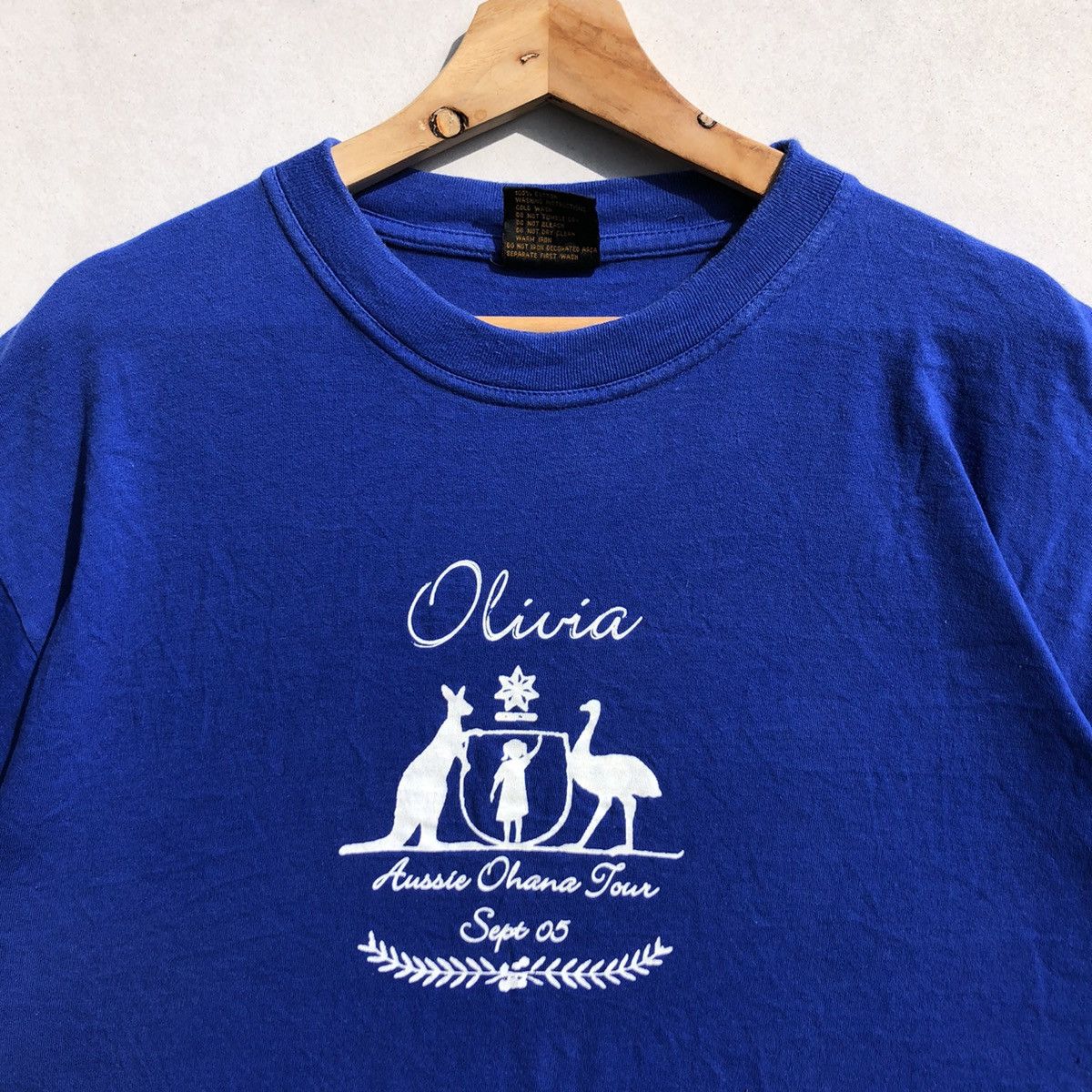 Band Tees RARE🔥 Olivia The Band Size US XL / EU 56 / 4 - 3 Thumbnail