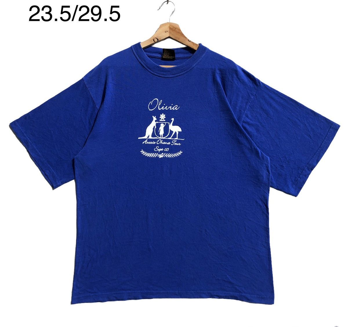 Band Tees RARE🔥 Olivia The Band Size US XL / EU 56 / 4 - 1 Thumbnail