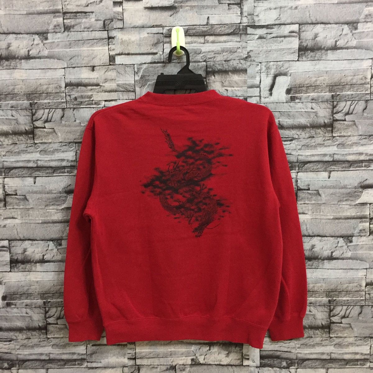 Vintage Dragon sweatshirt big logo Fit L Size US L / EU 52-54 / 3 - 1 Thumbnail