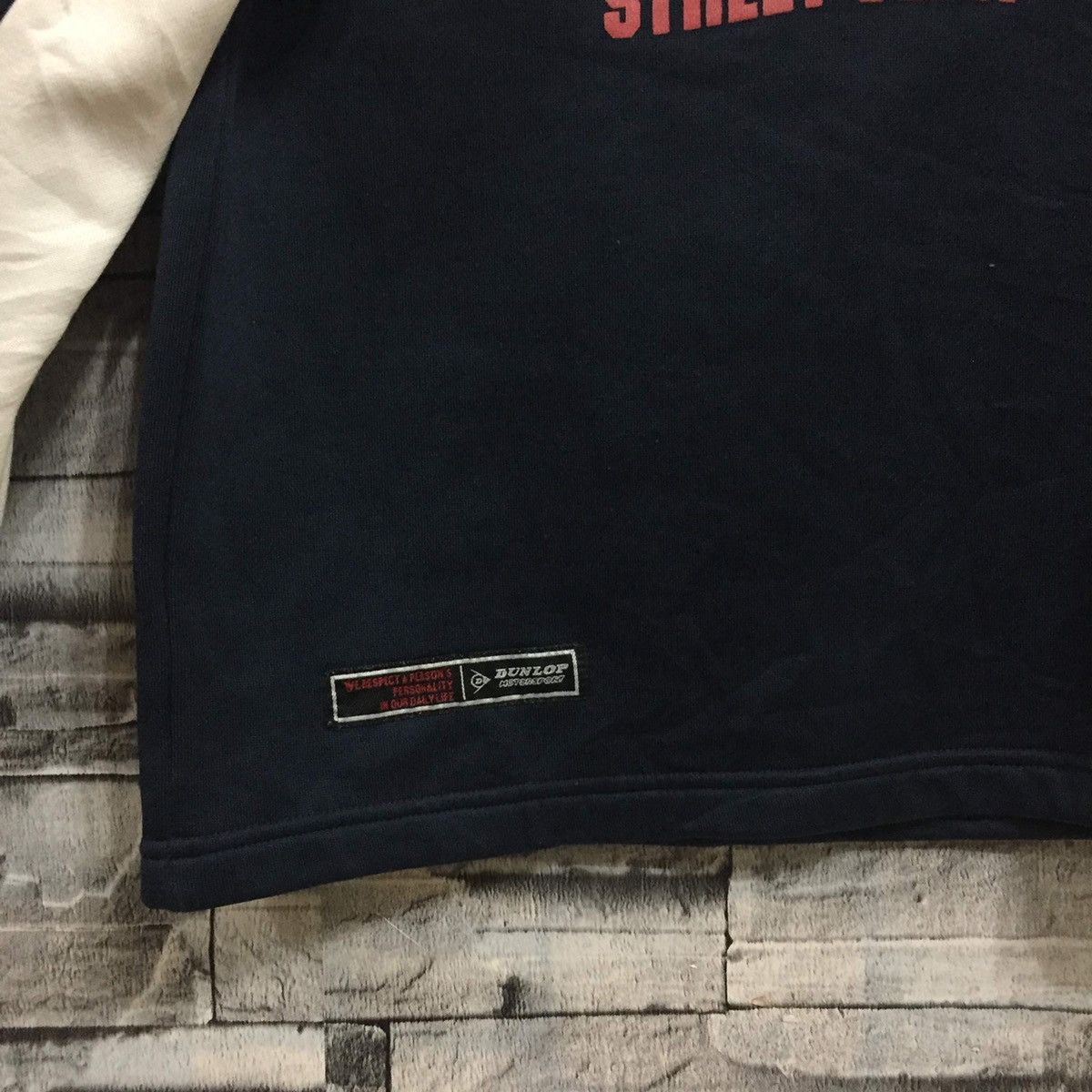 Dunlop Vintage Dunlop sweatshirt embroidered size 150 fit S Size US S / EU 44-46 / 1 - 7 Thumbnail
