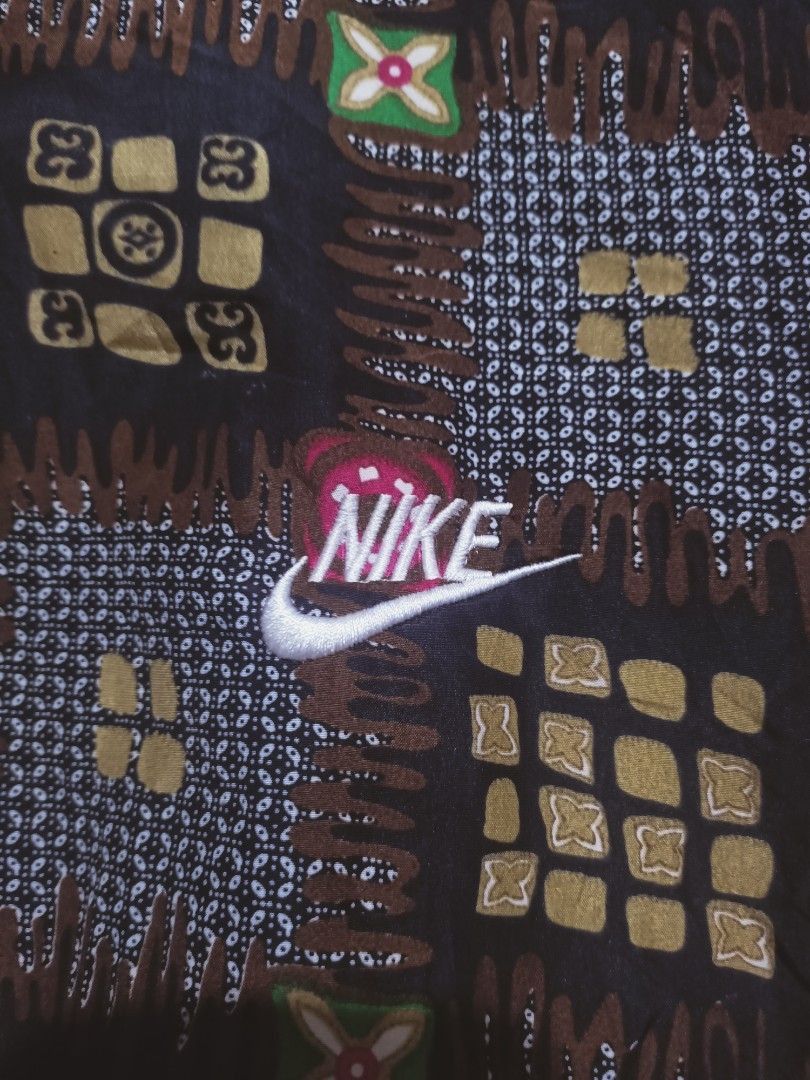 Nike Vintage Nike Big Logo Windbreaker Rare Pattern 90s Size US L / EU 52-54 / 3 - 3 Thumbnail