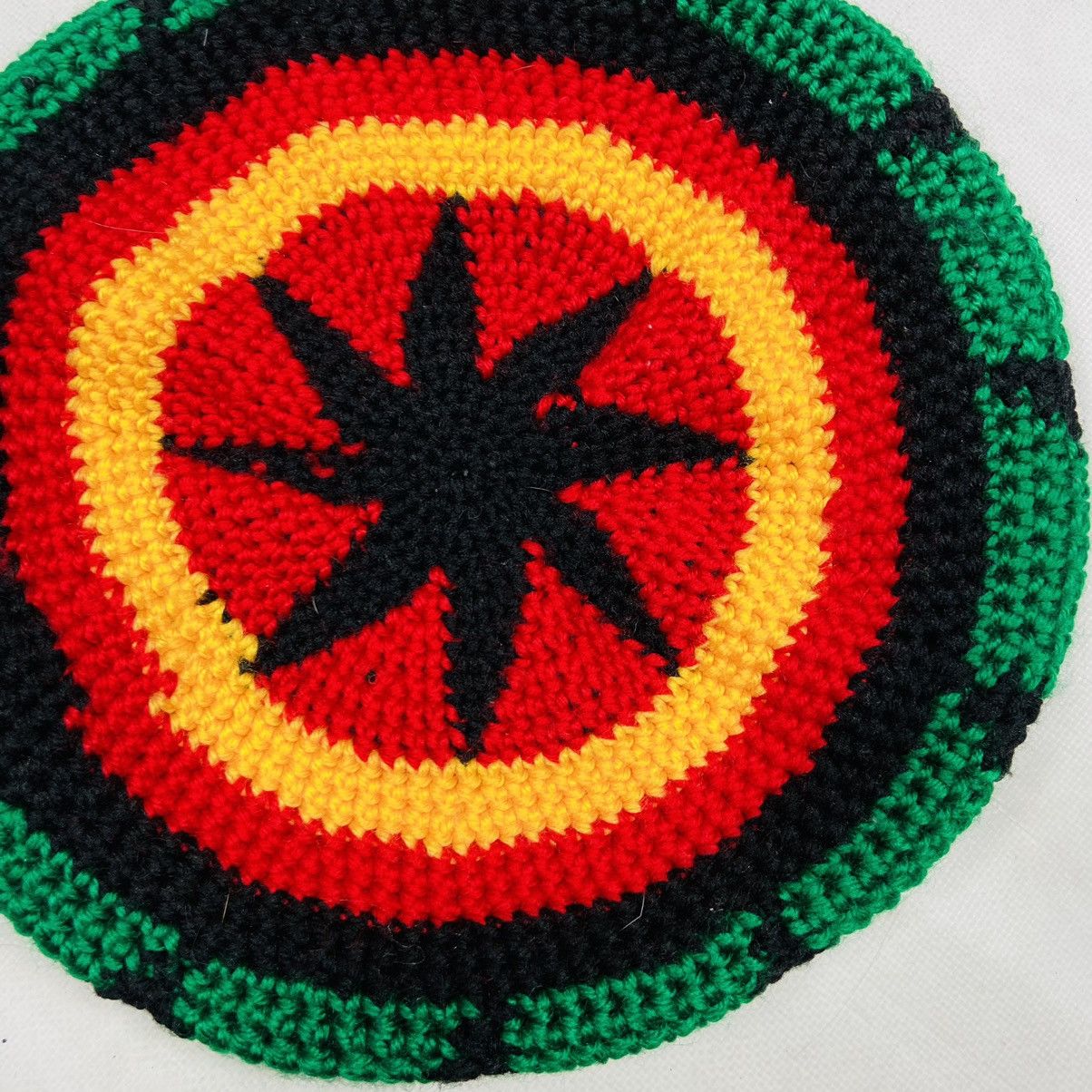 Vintage Y2K HAND CRAFTED CROCHETED KNITTED RASTA GIVES HAT - № 4118 Size ONE SIZE - 5 Thumbnail