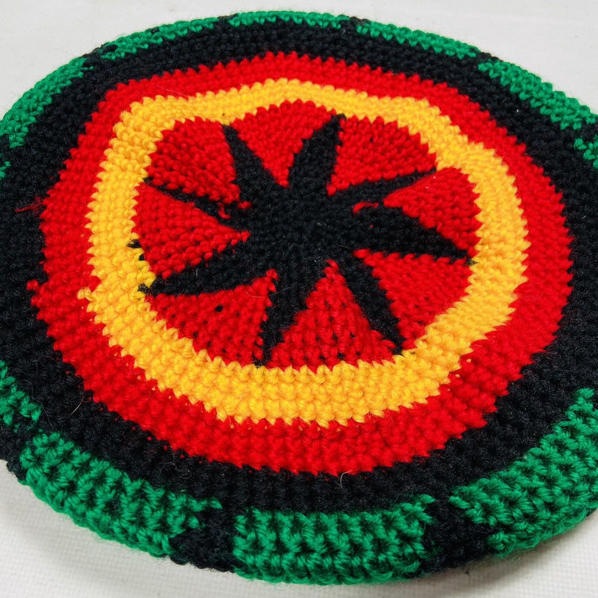 Vintage Y2K HAND CRAFTED CROCHETED KNITTED RASTA GIVES HAT - № 4118 Size ONE SIZE - 3 Thumbnail