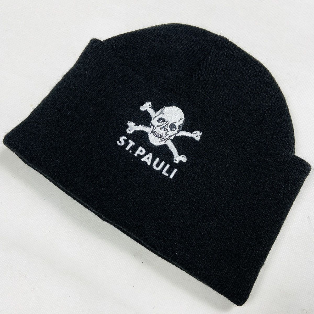 Vintage ST. PAULI Y2K SKULL BEANIE HAT - № 4117 Size ONE SIZE - 2 Thumbnail
