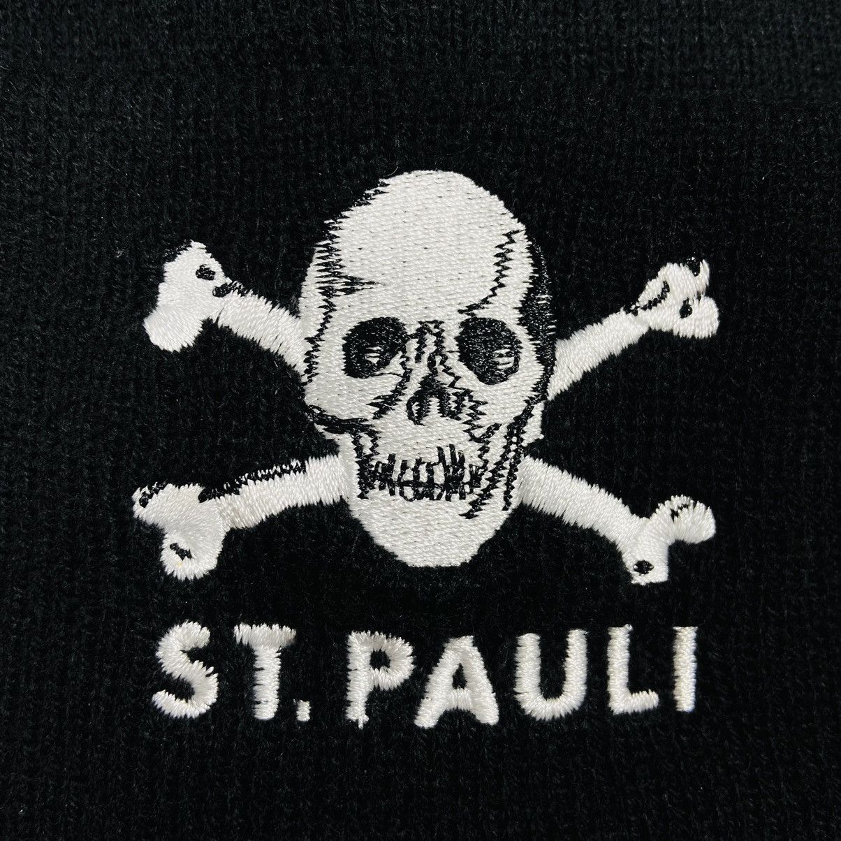 Vintage ST. PAULI Y2K SKULL BEANIE HAT - № 4117 Size ONE SIZE - 3 Thumbnail