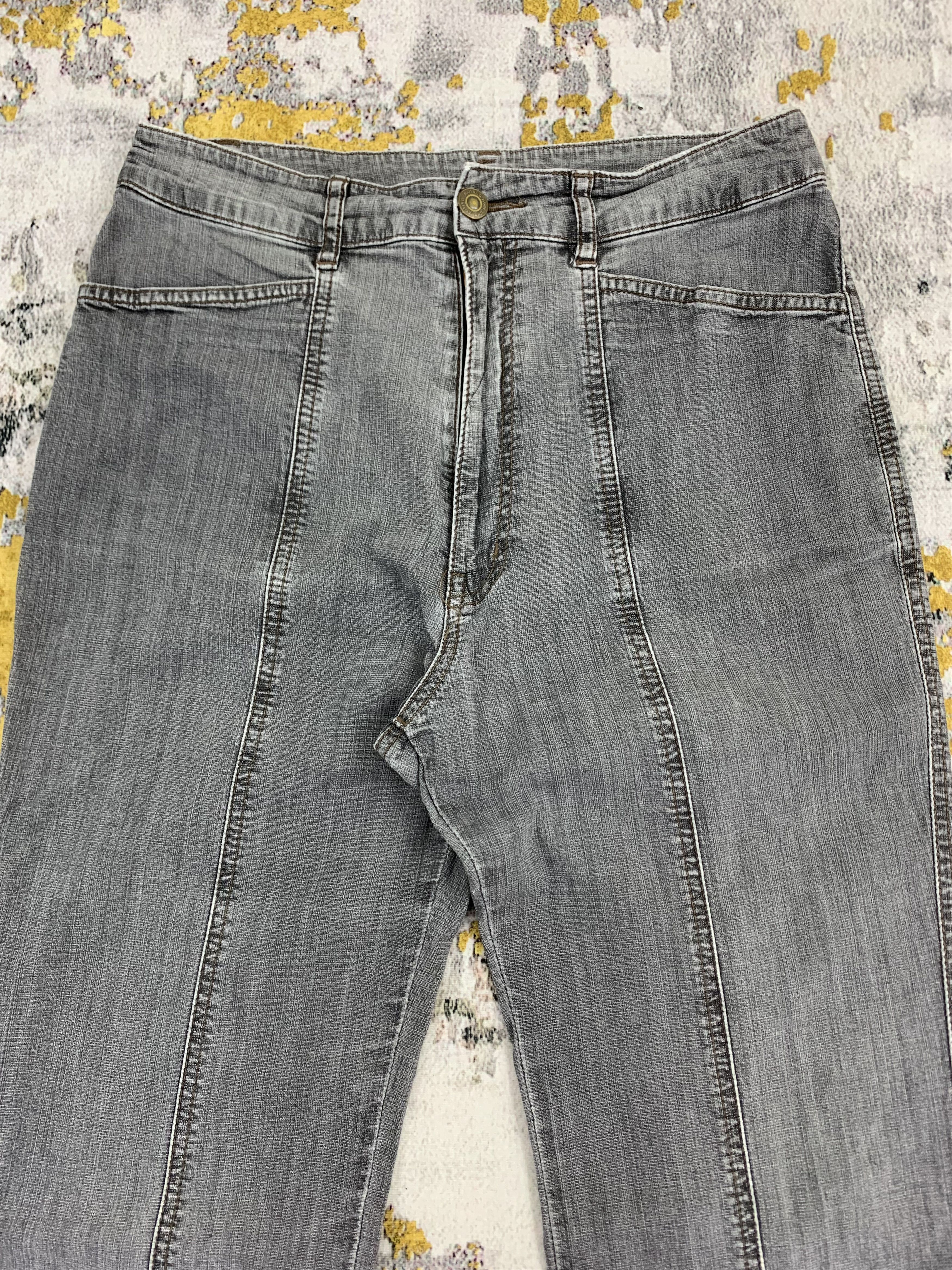 Japanese Brand Vintage Black Flared Jeans Comron Distressed Denim Size US 26 / EU 42 - 2 Thumbnail