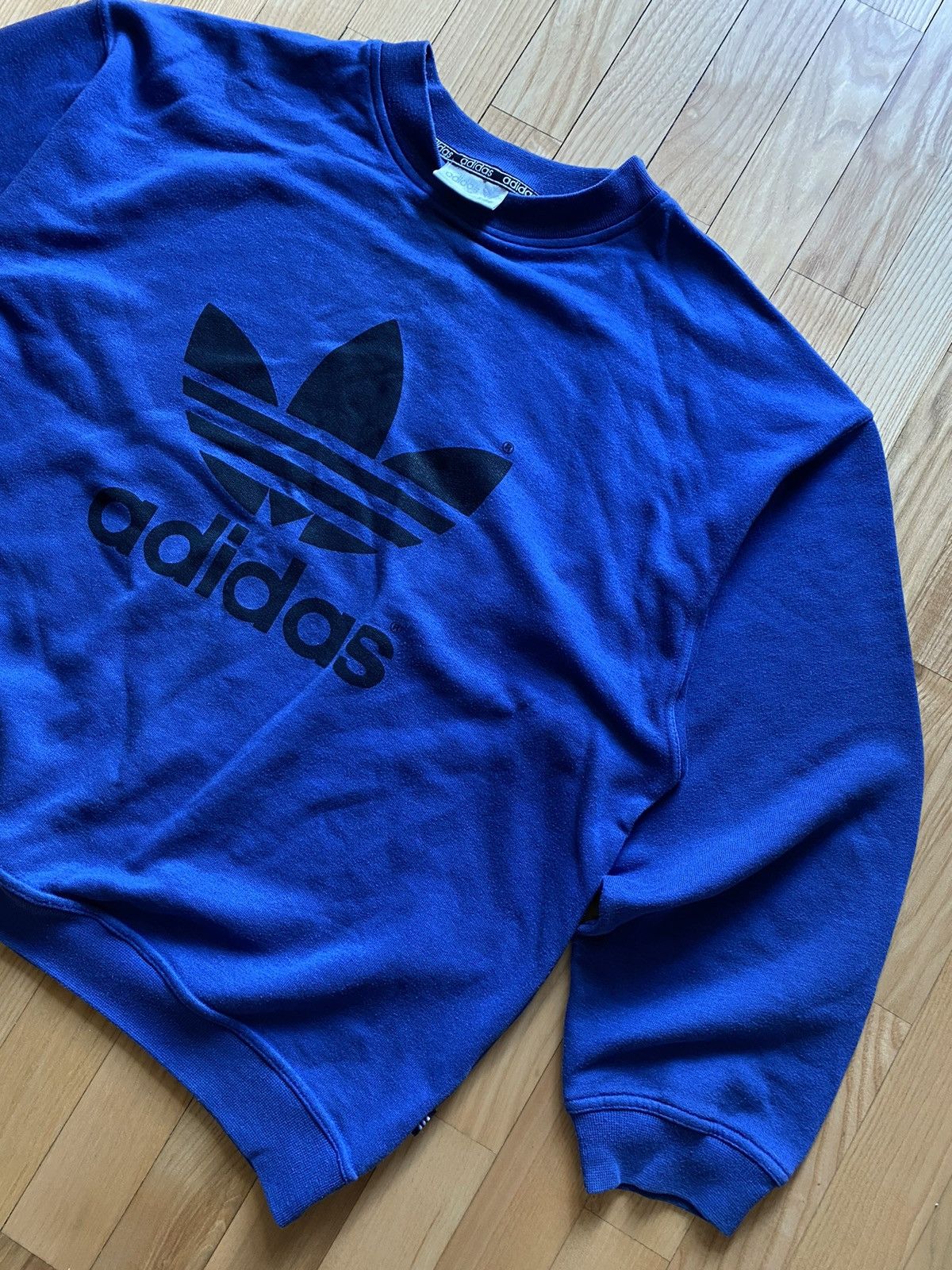 Adidas vintage sweatshirt men’s L blue