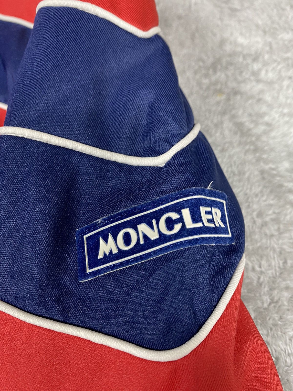 Moncler Vintage Moncler Jacket. J011 Size US L / EU 52-54 / 3 - 4 Thumbnail