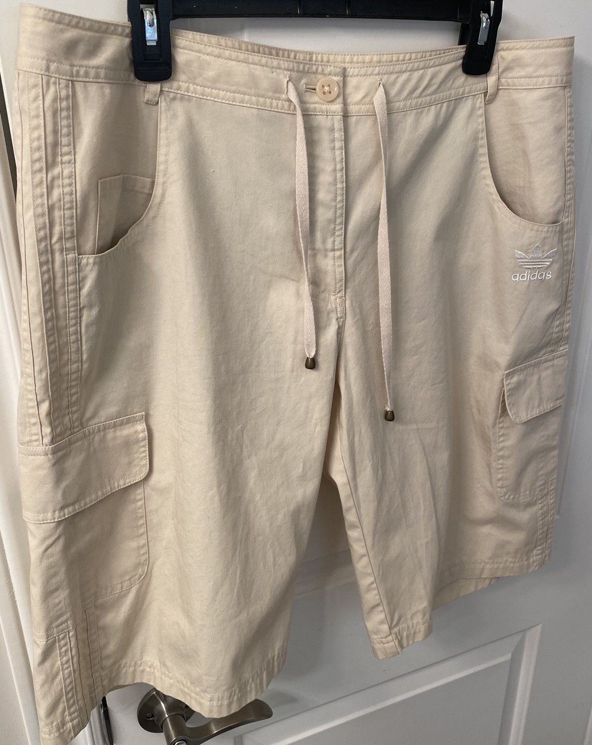 Other Adidas Originals Mens Light Tan Cargo Shorts 3 Stripes Size US 33 - 2 Thumbnail