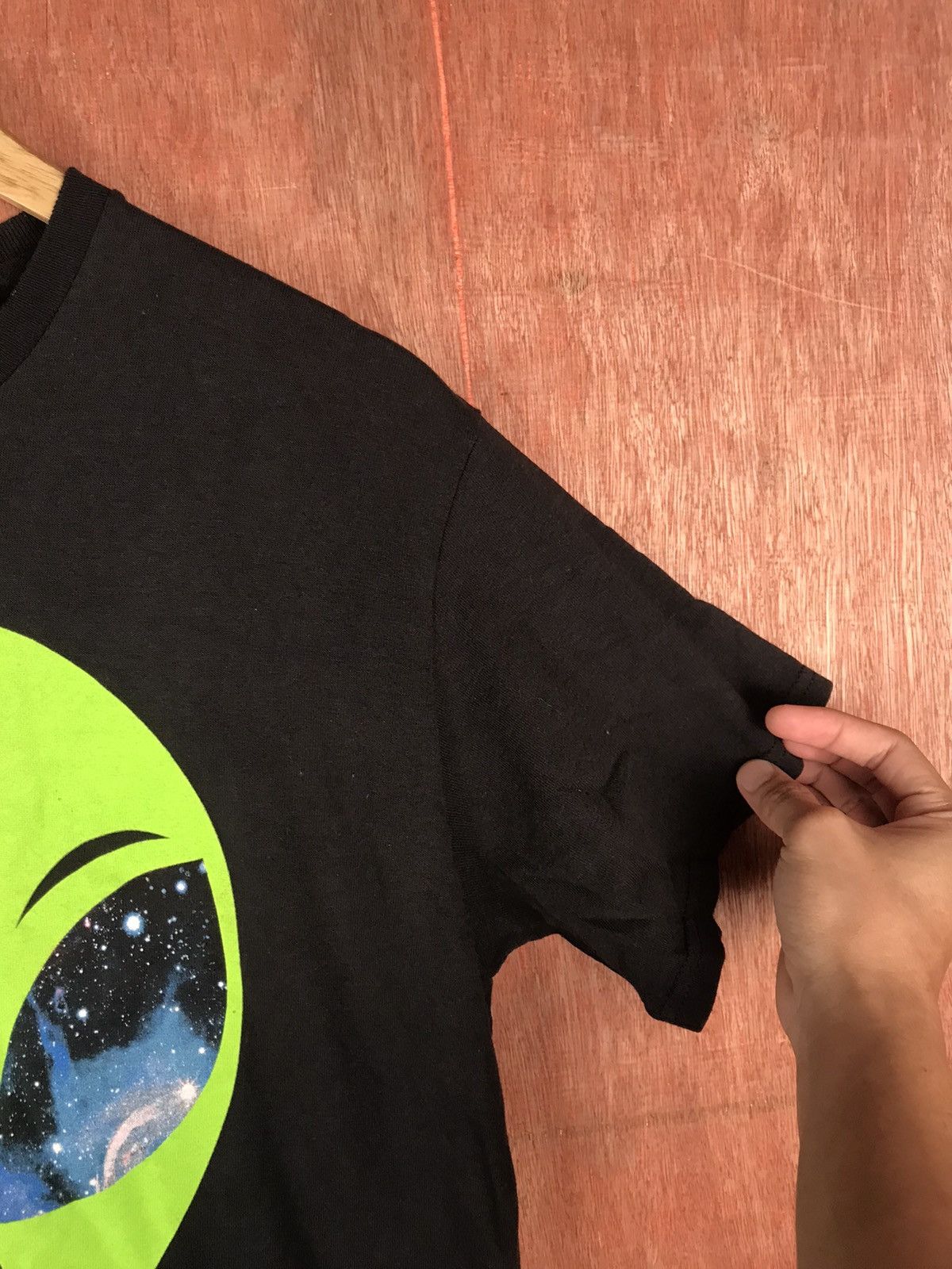 Alien Workshop DL Smoking Alien big print parody tee T-Shirt #2243 Size US M / EU 48-50 / 2 - 5 Thumbnail