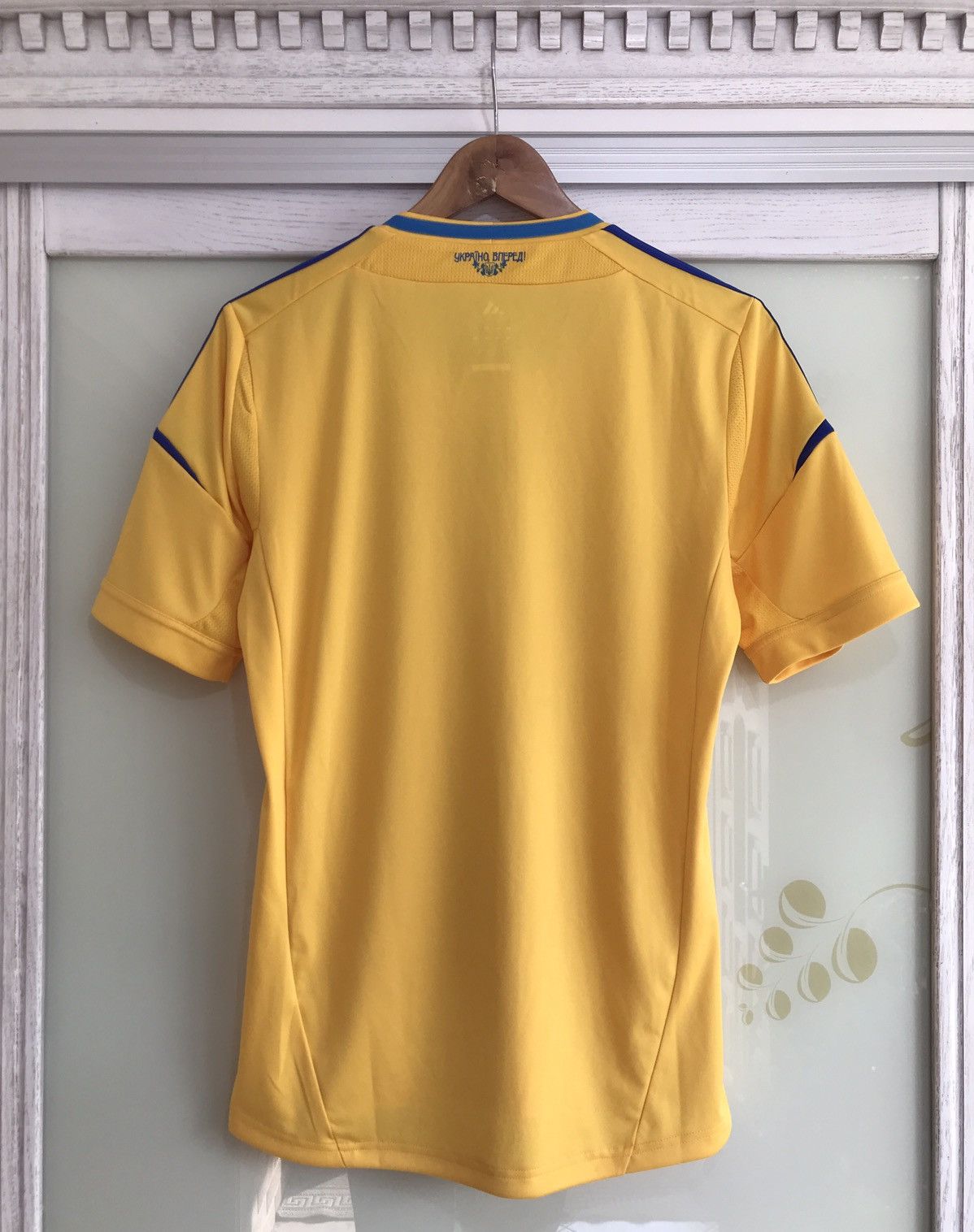 Adidas Ukraine 2011-2014 Home Soccer Jersey Football Kit Shirt Size US S / EU 44-46 / 1 - 3 Thumbnail