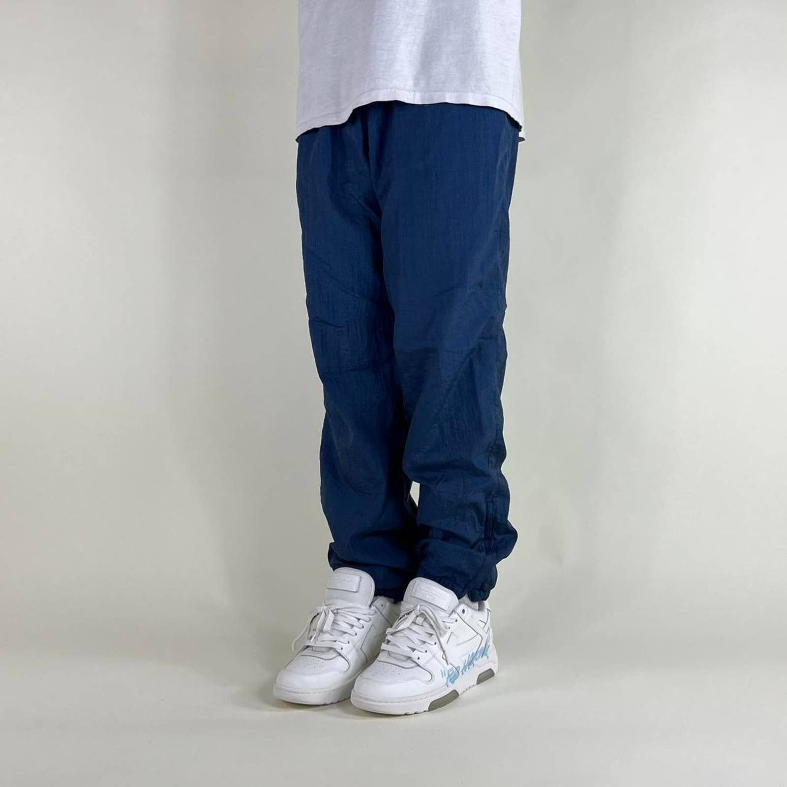 90'S Russell nylon pants, vintage, men's size L. Nylon navy blue type Vintage Second Hand