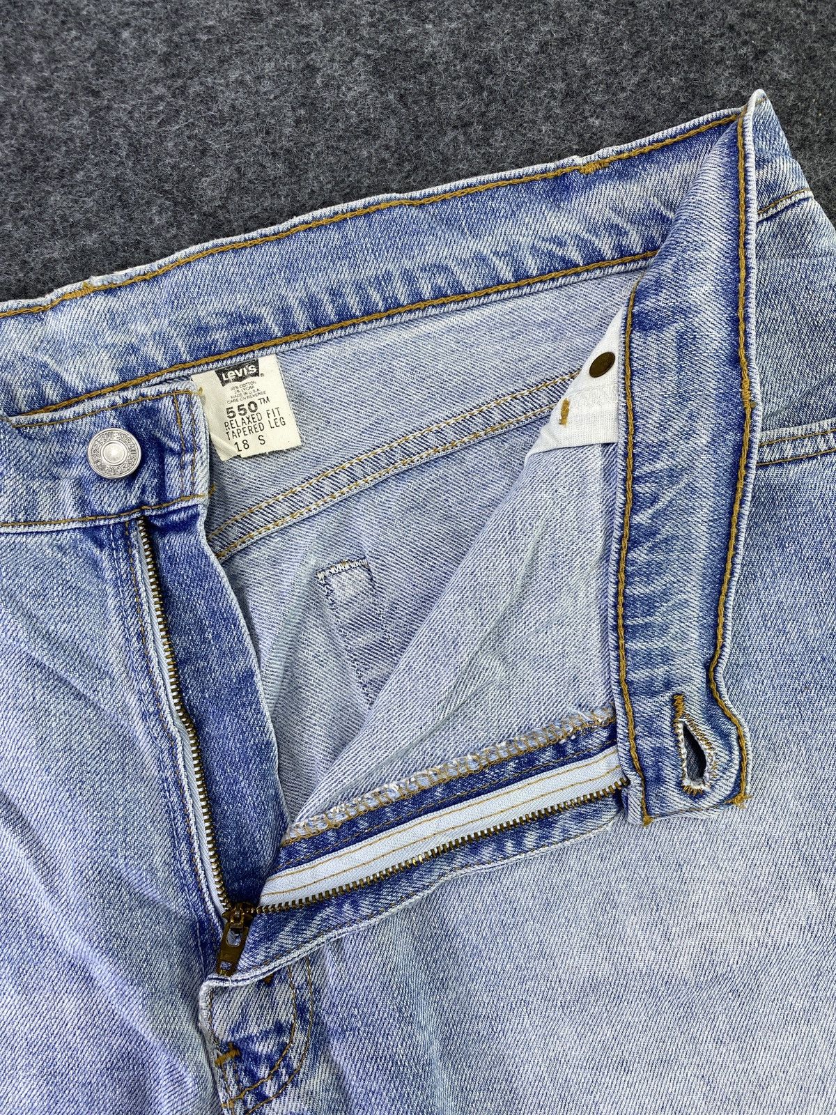 Levi's Vintage Levi's 550 Jeans Blue Wash - J732 Size US 40 / EU 56 - 3 Thumbnail
