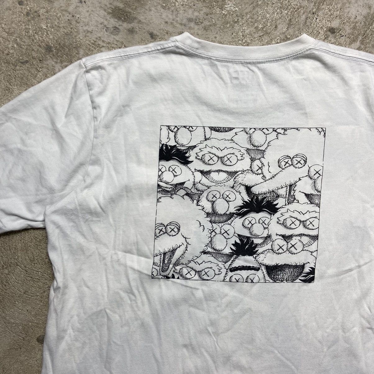Kaws KAWS x PEANUTS Y2K VINTAGE TEE 727 Size US M / EU 48-50 / 2 - 2 Thumbnail