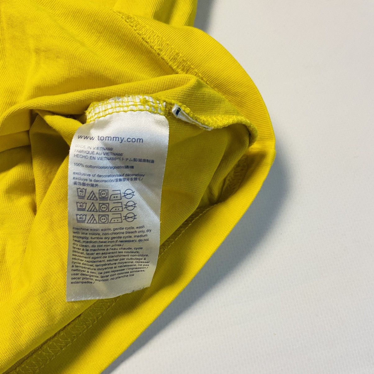 Tommy Hilfiger 90s💛 TOMMY HILFIGER TEE - № 652 Size US L / EU 52-54 / 3 - 4 Thumbnail