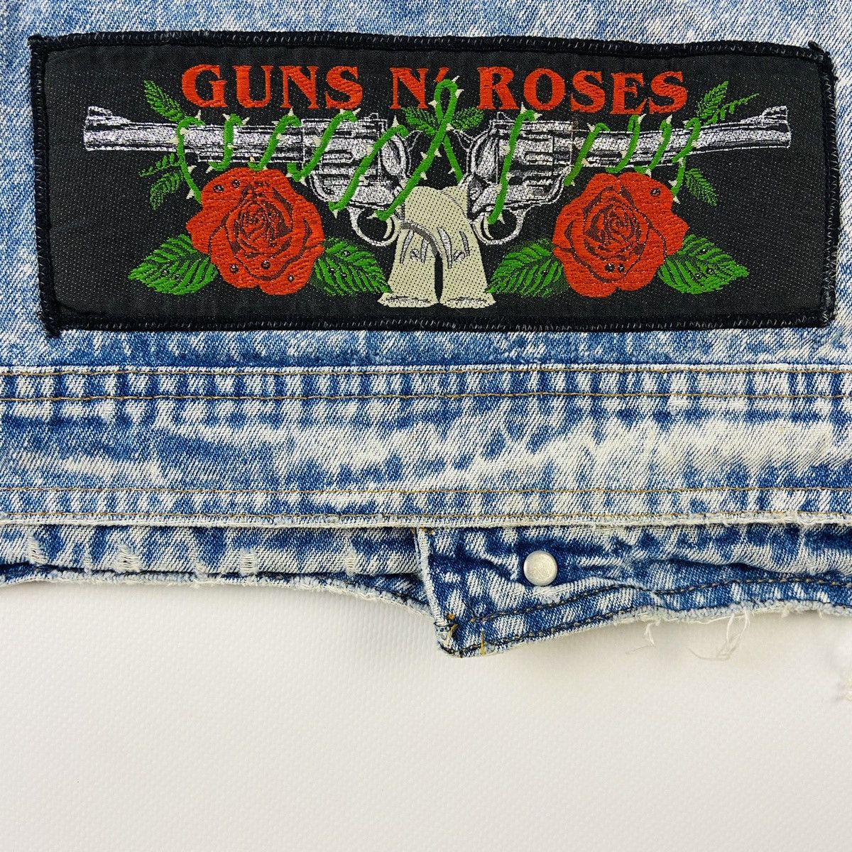 Band Tees 1980s OFFICIAL ROCK BANDS PATCHES DENIM VEST - № 2239 Size US L / EU 52-54 / 3 - 10 Thumbnail