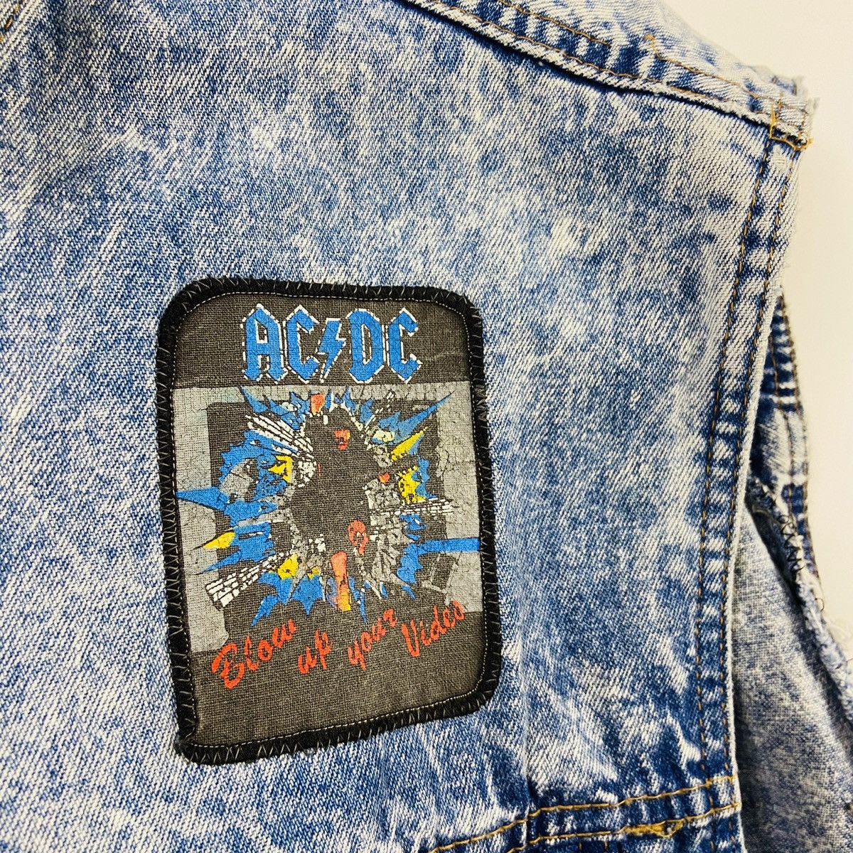 Band Tees 1980s OFFICIAL ROCK BANDS PATCHES DENIM VEST - № 2239 Size US L / EU 52-54 / 3 - 6 Thumbnail