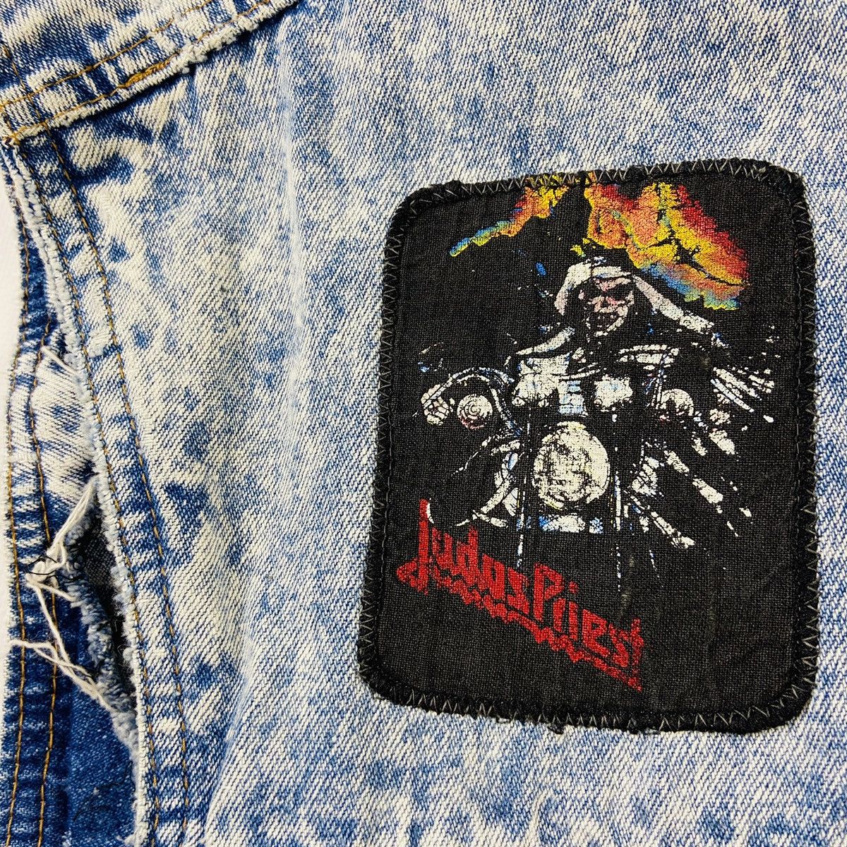 Band Tees 1980s OFFICIAL ROCK BANDS PATCHES DENIM VEST - № 2239 Size US L / EU 52-54 / 3 - 8 Thumbnail