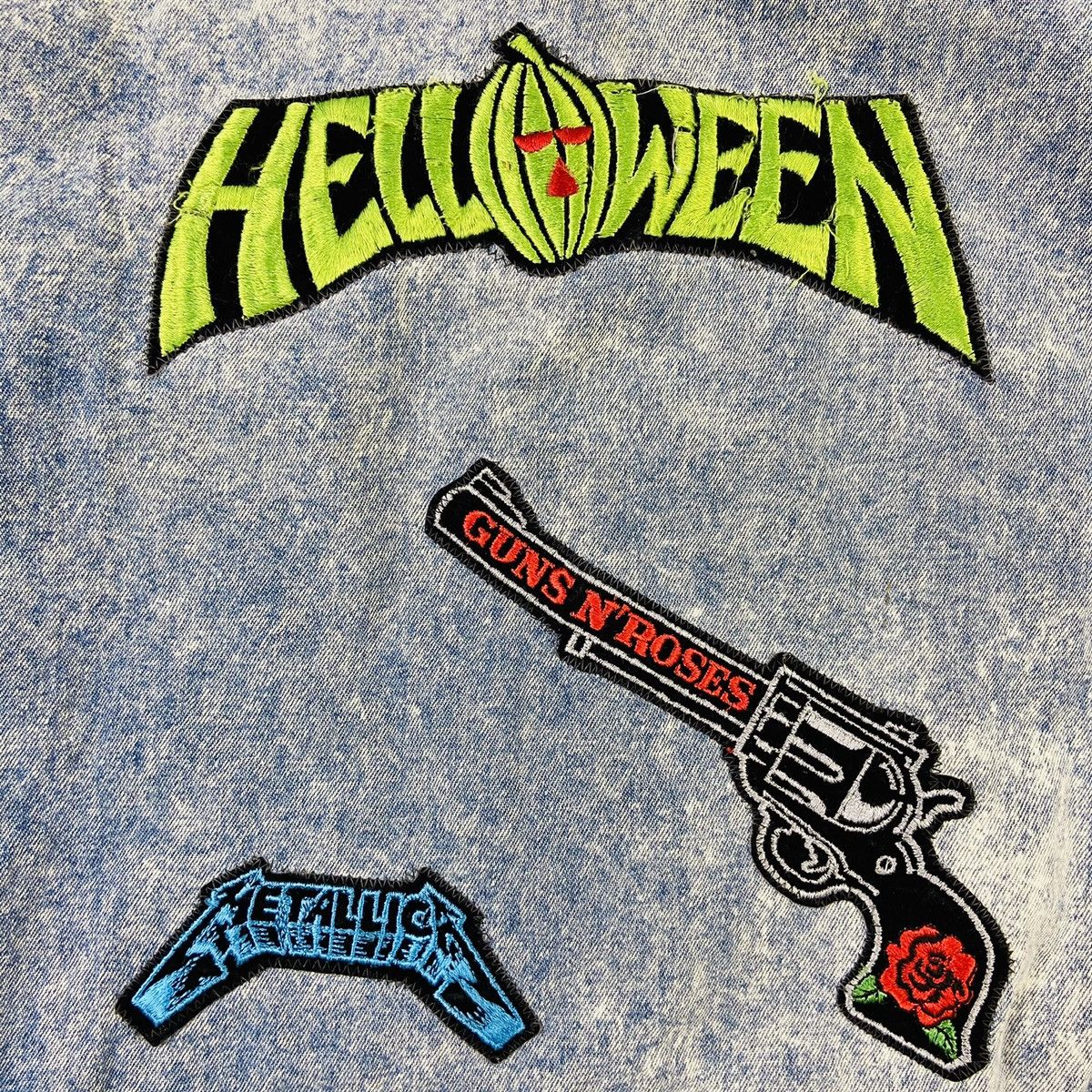 Band Tees 1980s OFFICIAL ROCK BANDS PATCHES DENIM VEST - № 2239 Size US L / EU 52-54 / 3 - 4 Thumbnail