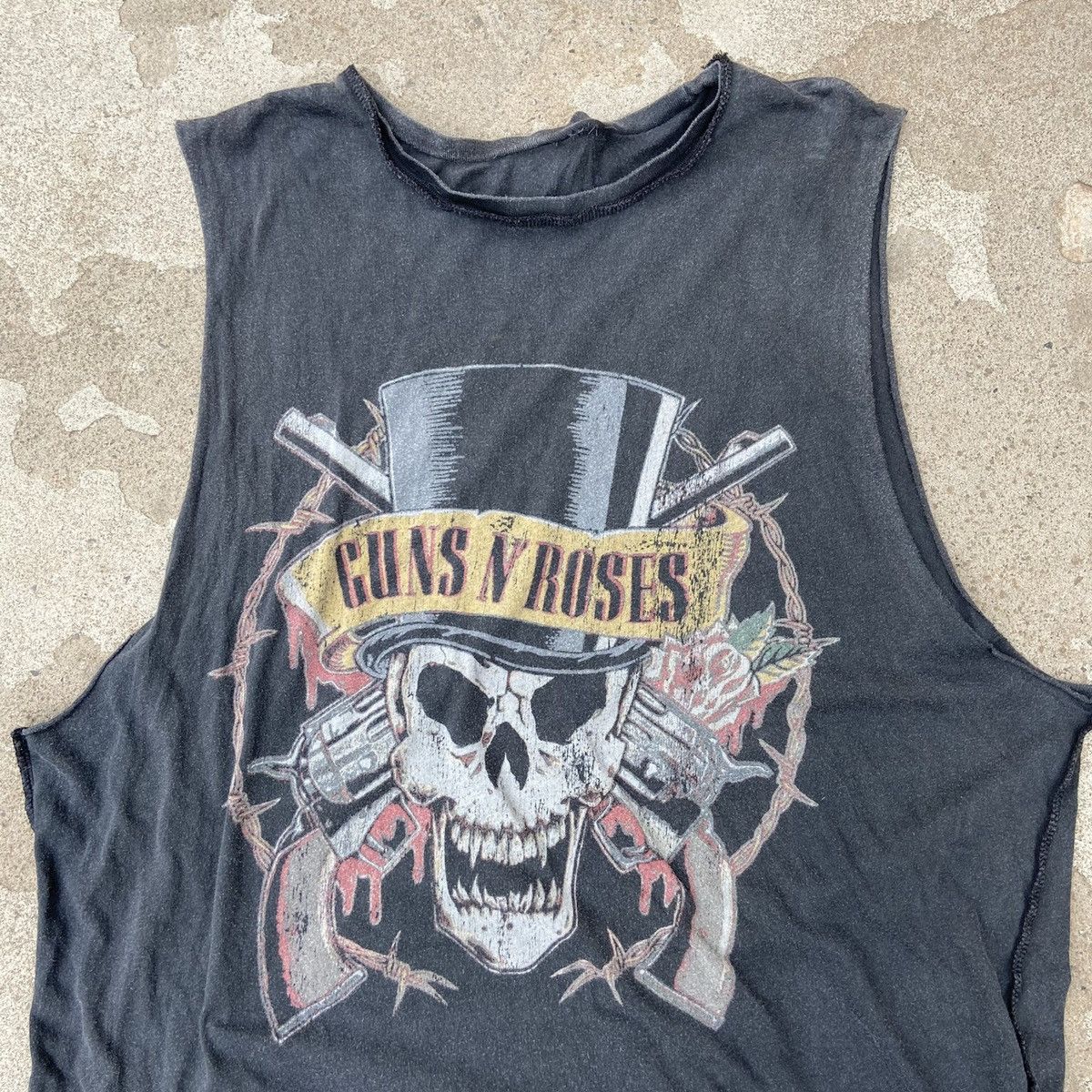 Band Tees 1990s GUNS N’ ROSES DISTRESSED VINTAGE SUN FADED TANK TEE Size US L / EU 52-54 / 3 - 2 Thumbnail