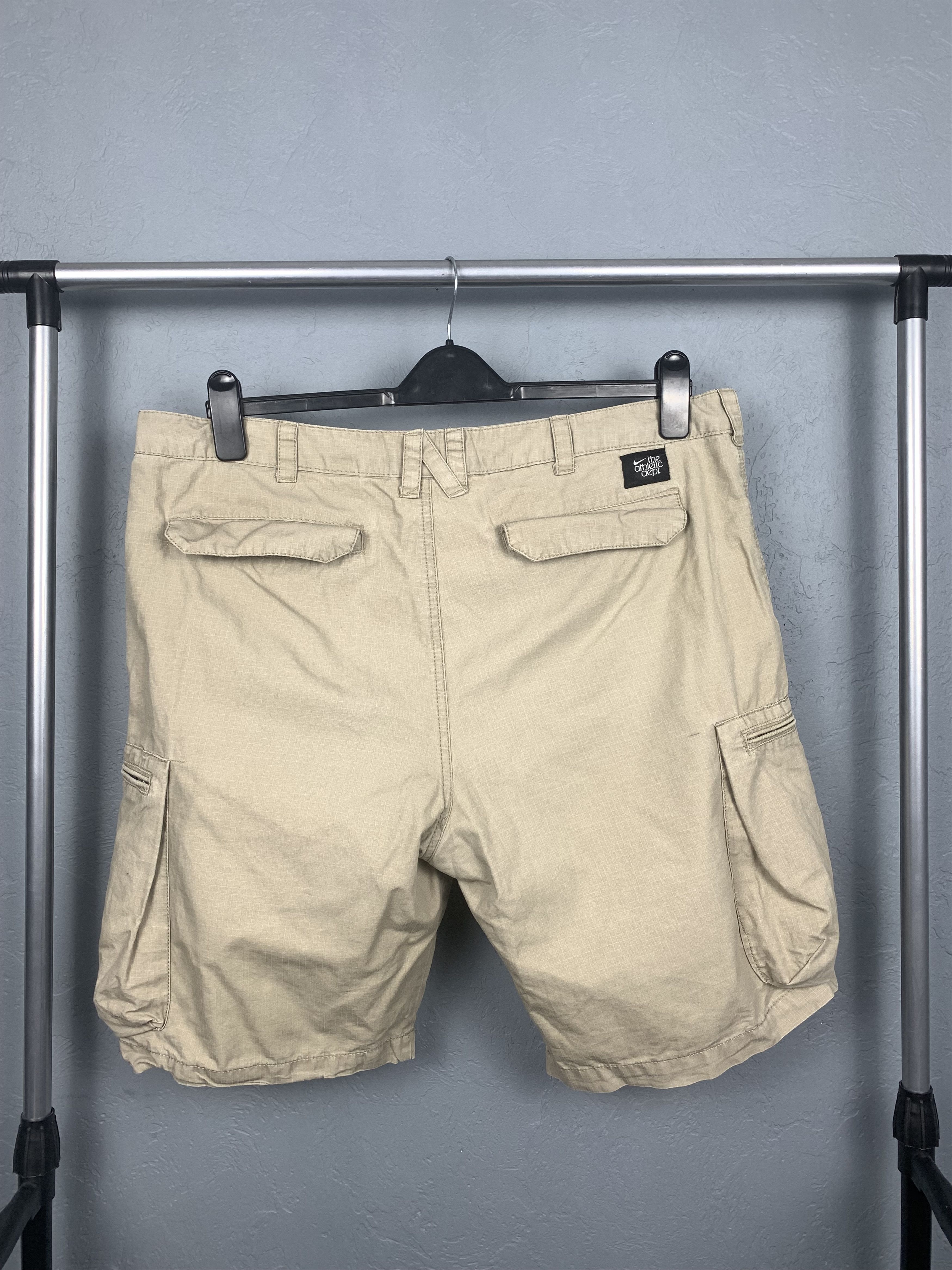 Nike × Vintage Vintage Nike Mens Cargo Shorts Y2K Size US 36 / EU 52 - 5 Thumbnail
