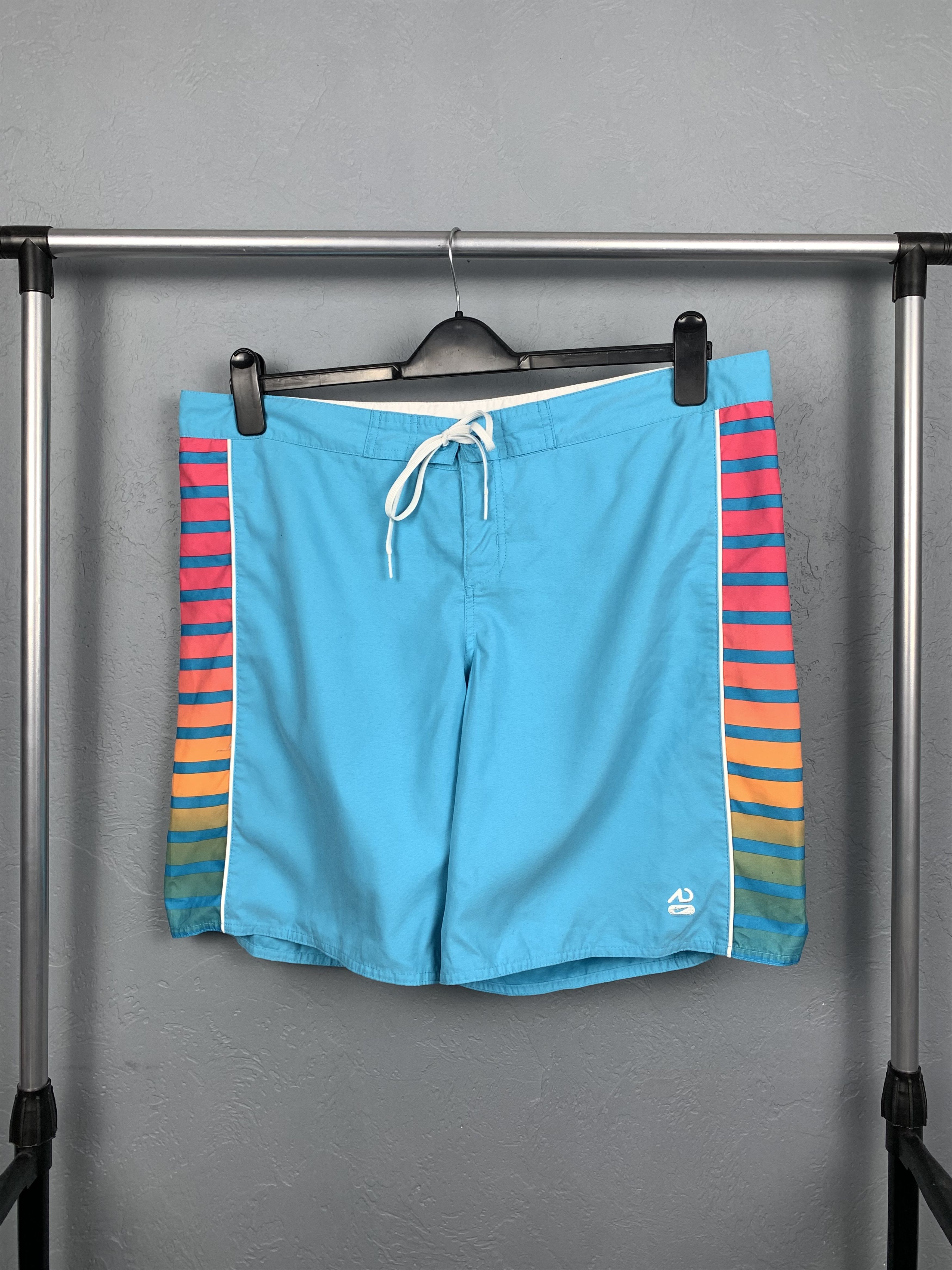 Nike × Vintage Vintage Nike Mens Shorts Y2K Size US 36 / EU 52 - 1 Thumbnail