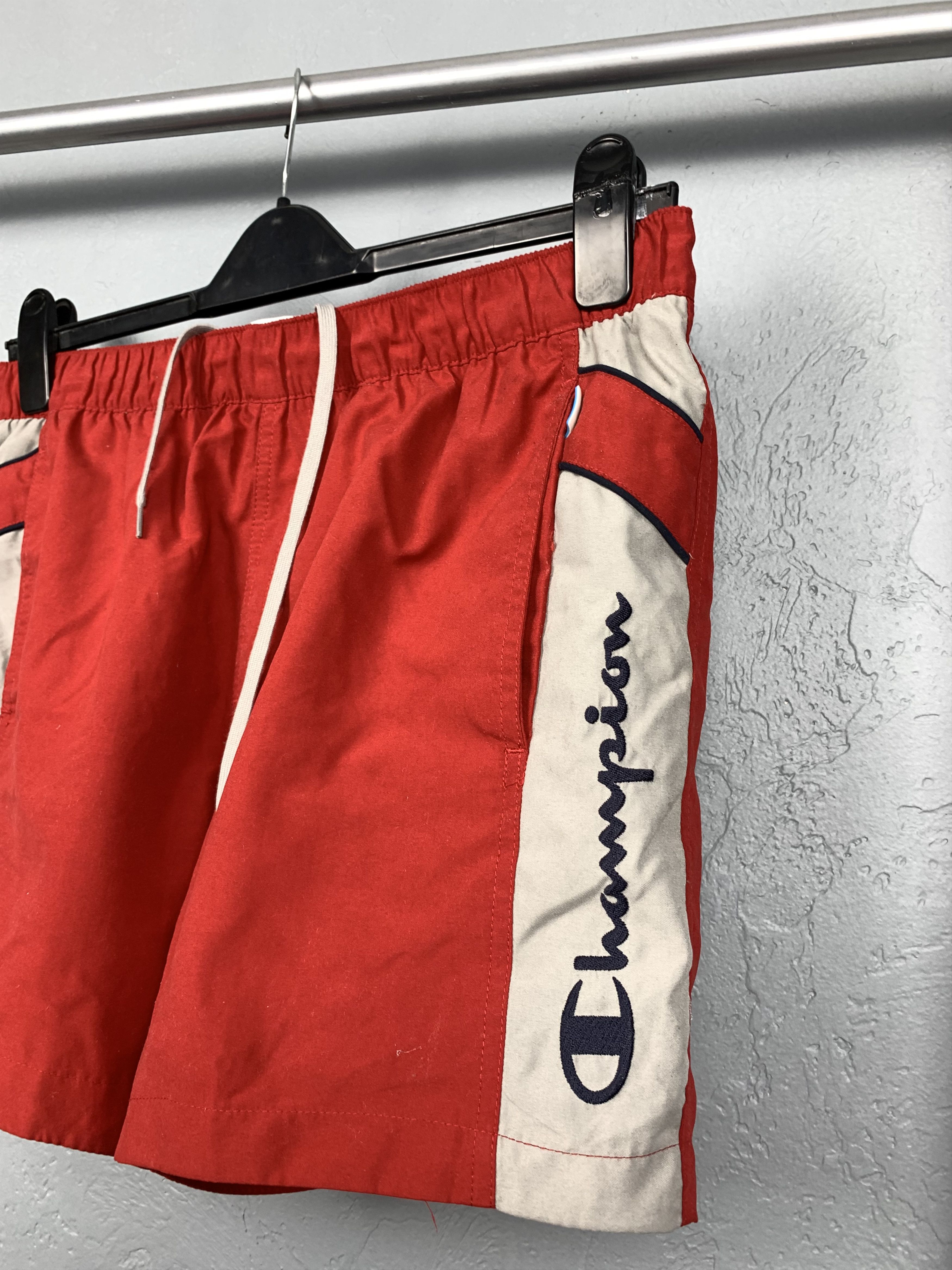 Champion Champion Vintage Mens Big Logo Shorts Size US 34 / EU 50 - 2 Thumbnail