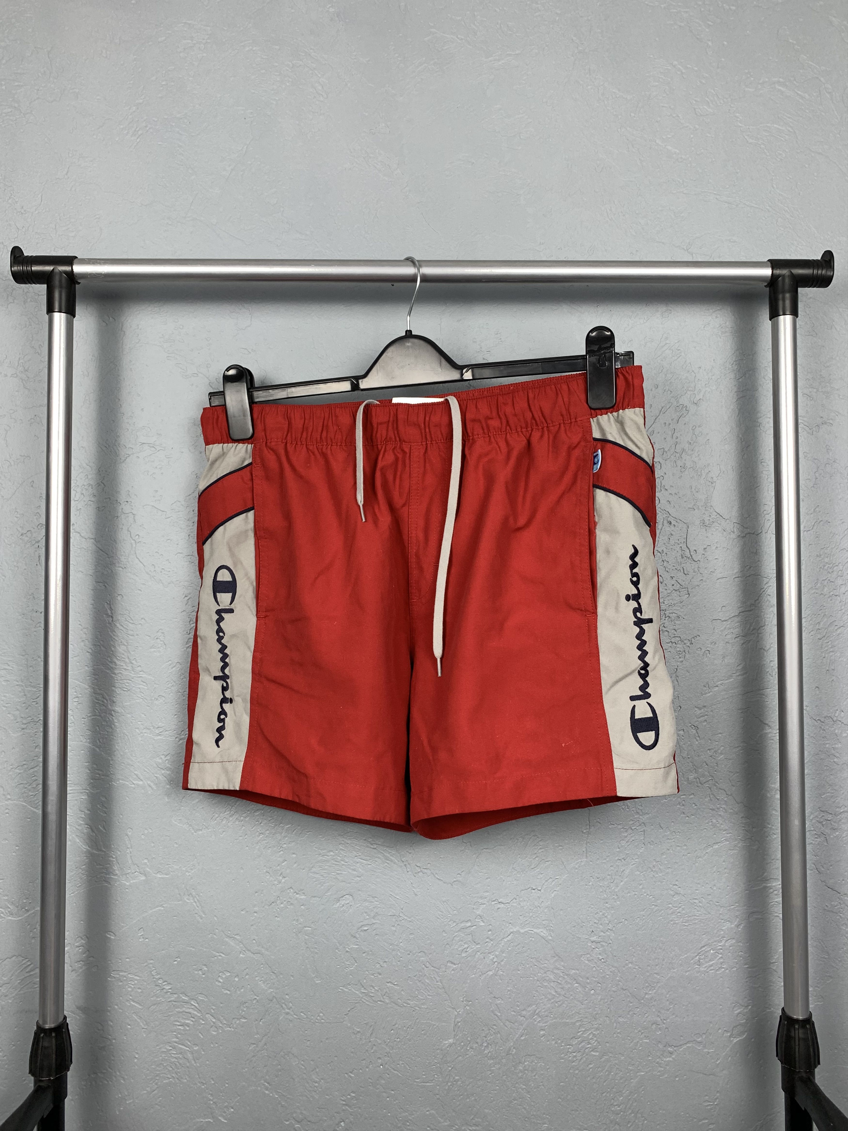 Champion Champion Vintage Mens Big Logo Shorts Size US 34 / EU 50 - 1 Thumbnail