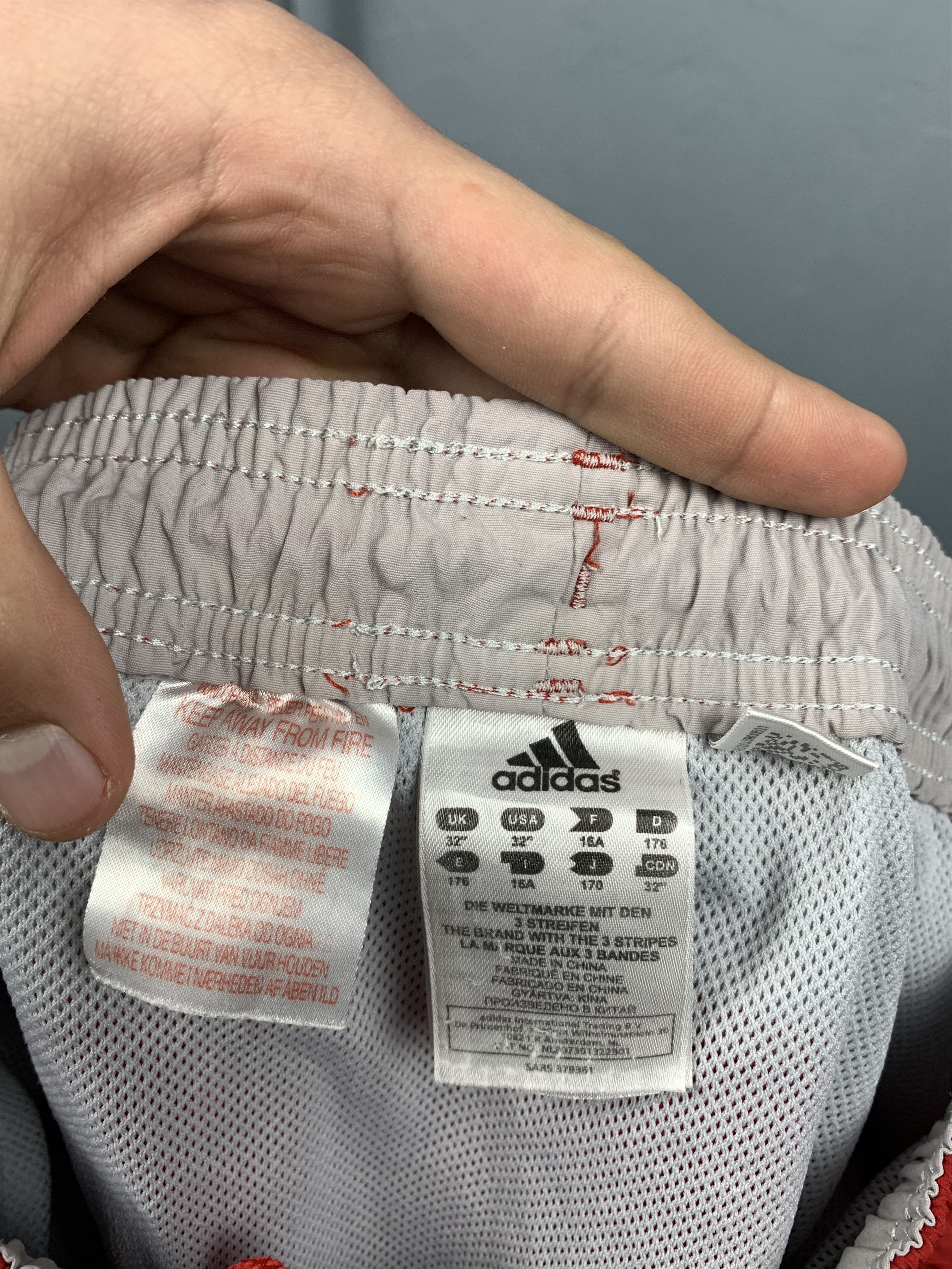 Adidas × Vintage Vintage Adidas Mens Nylon Shorts Y2K Size US 32 / EU 48 - 5 Thumbnail