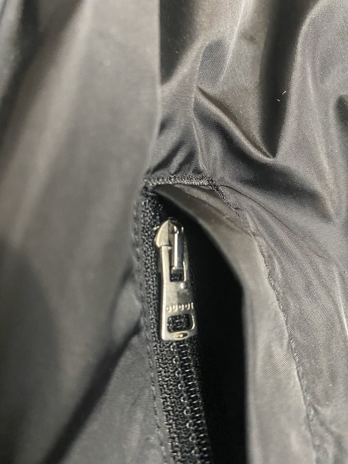 Gucci *FINAL* GUCCI BLACK NYLON LIGHT HOODED WINDBREAKER JACKET 46 Size US S / EU 44-46 / 1 - 11 Thumbnail