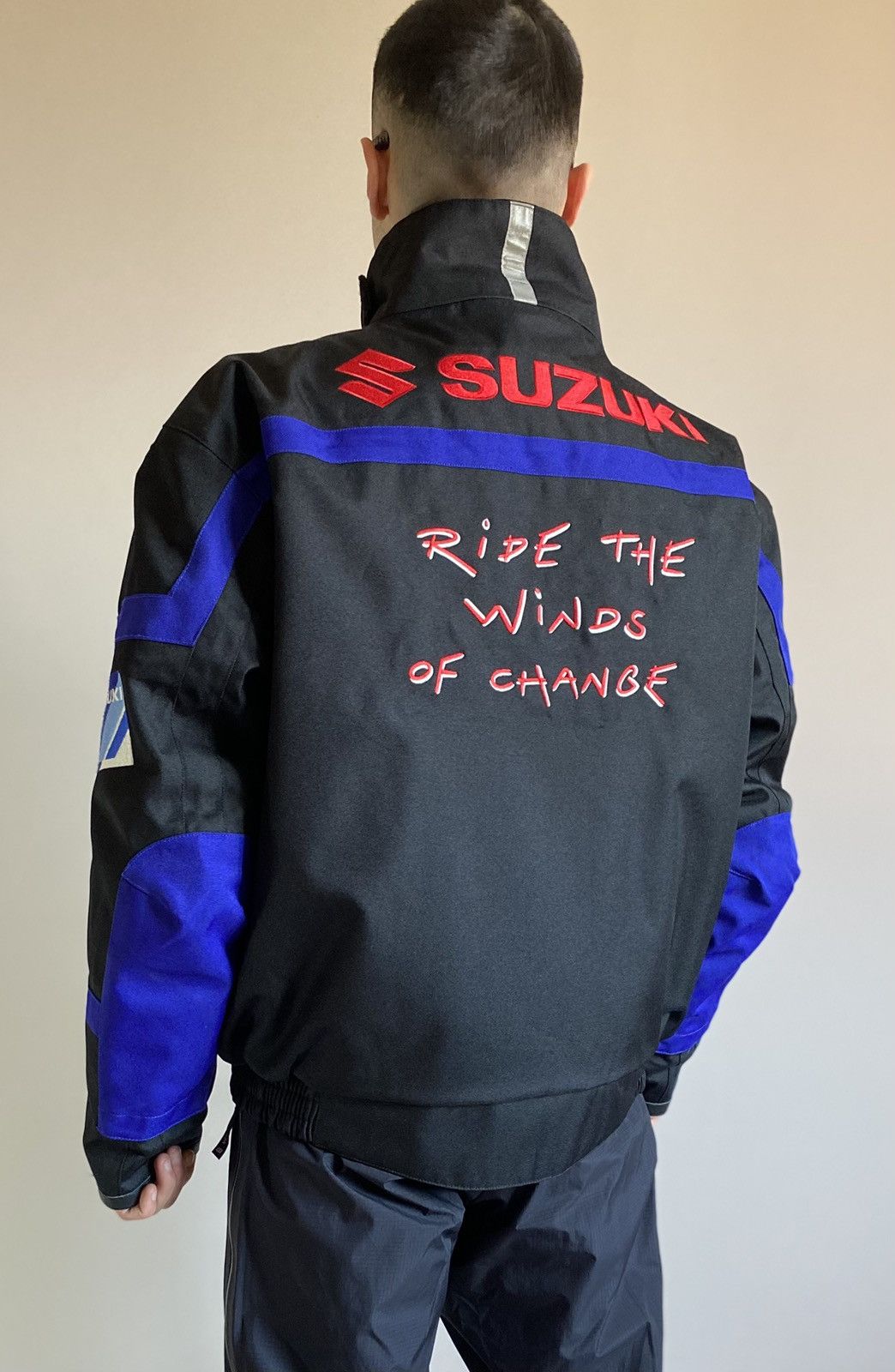 Image of Formula Uno x Racing Vintage Suzuki Team Ride The Winds Of Change Jacket Racing in Black/Navy (Size