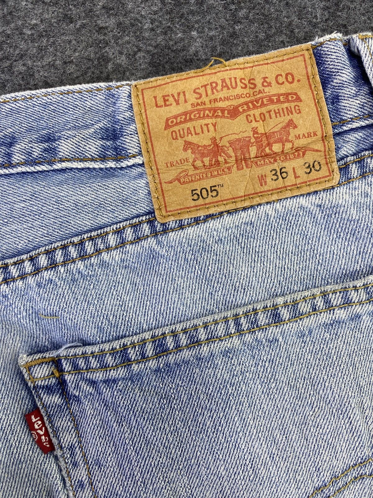 Levi's Vintage Levi's 505 Jeans Distress Blue Wash - J757 Size US 36 / EU 52 - 9 Thumbnail