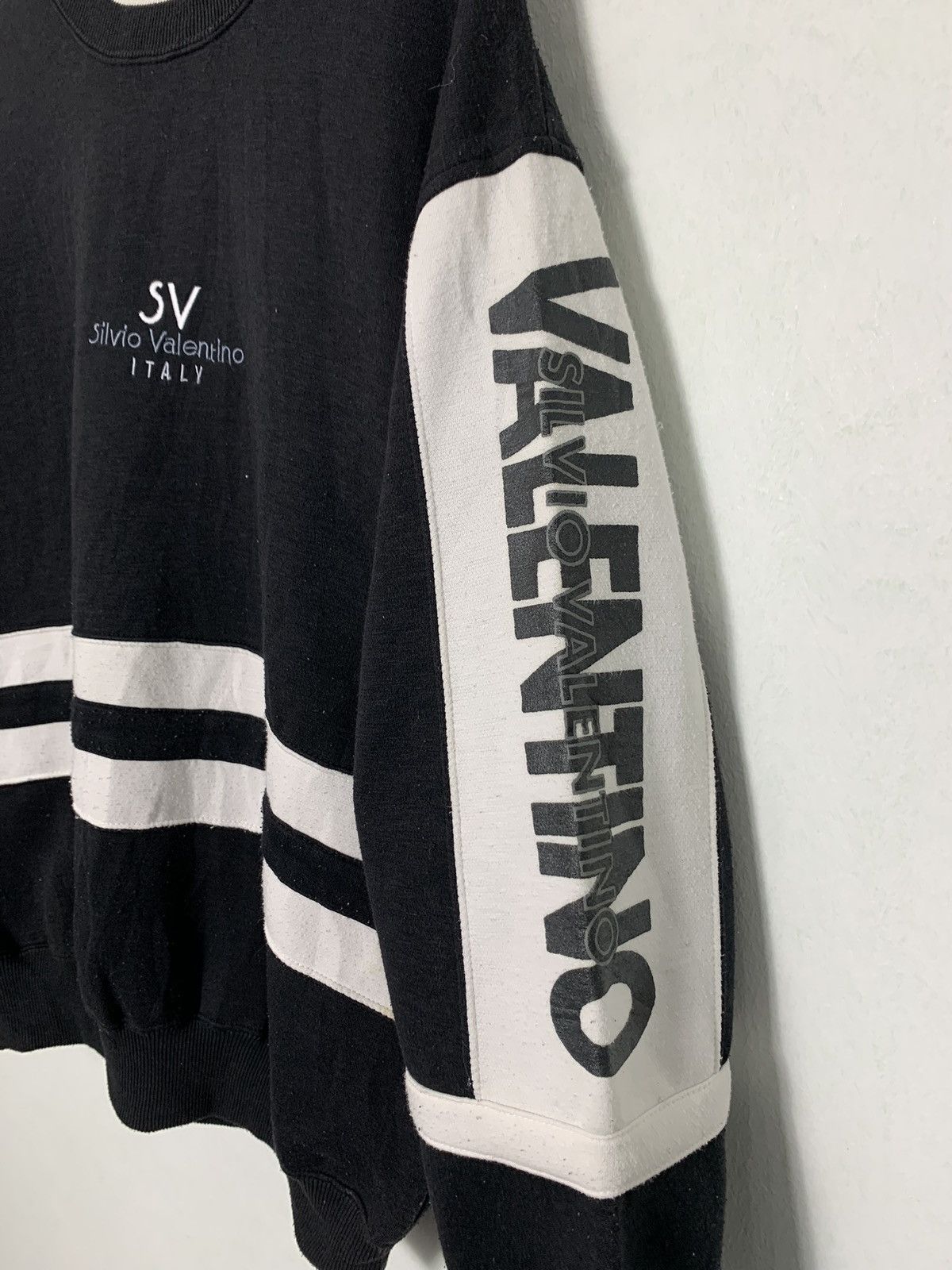 Valentino Vintage Silvio Valentino Center Logo Crewneck Sweatshirt Size US M / EU 48-50 / 2 - 5 Thumbnail