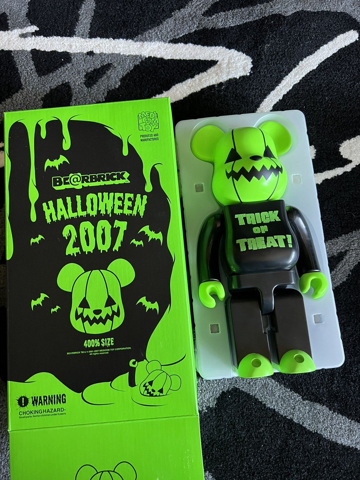 supreme closet — Medicom Bearbrick 400% Trick or threat Halloween 2007