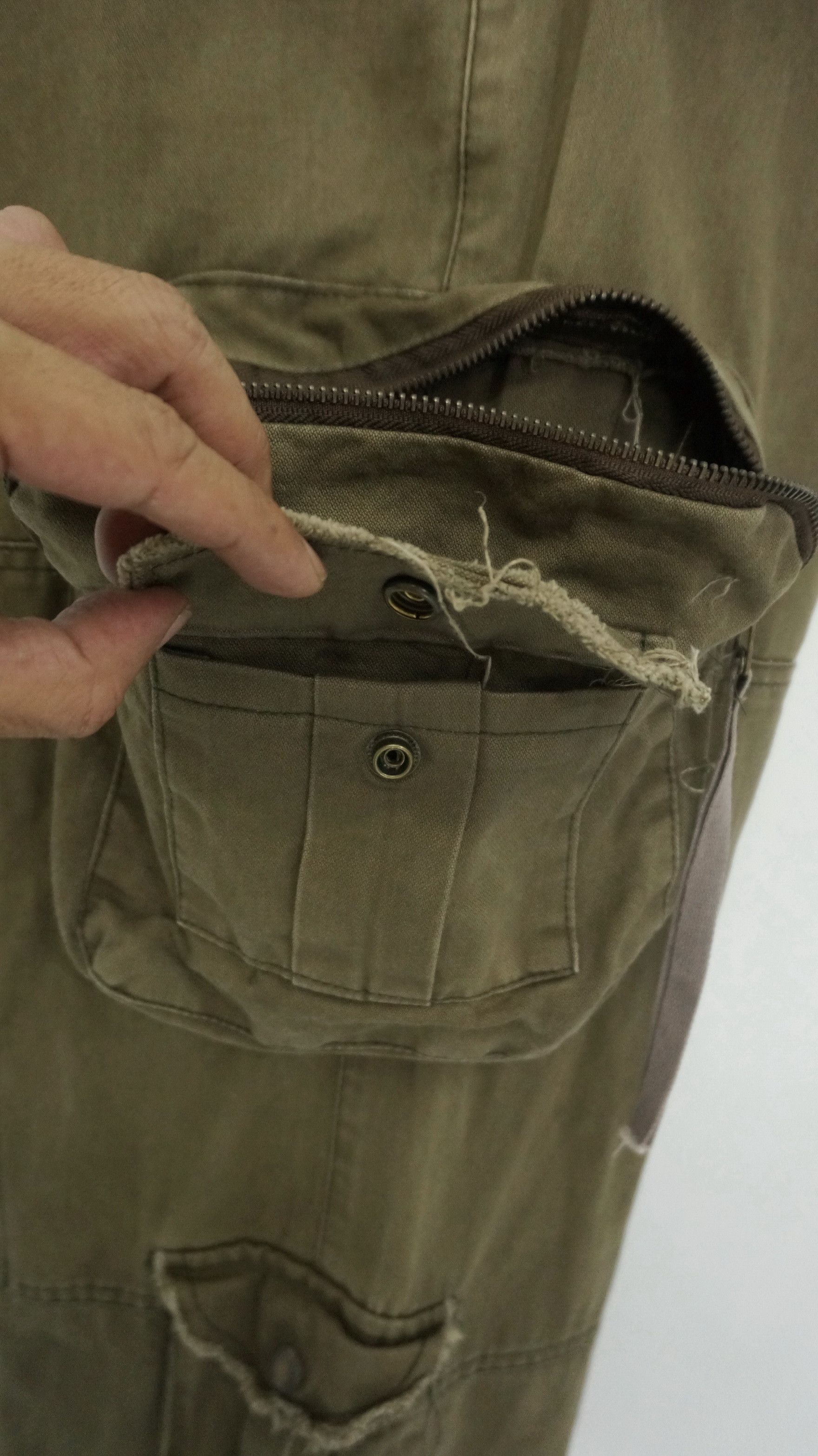 Japanese Brand DopeVtg! SISKELI Japan Wide Flared Worn Out 3D Cargo Pants Size US 33 - 7 Thumbnail