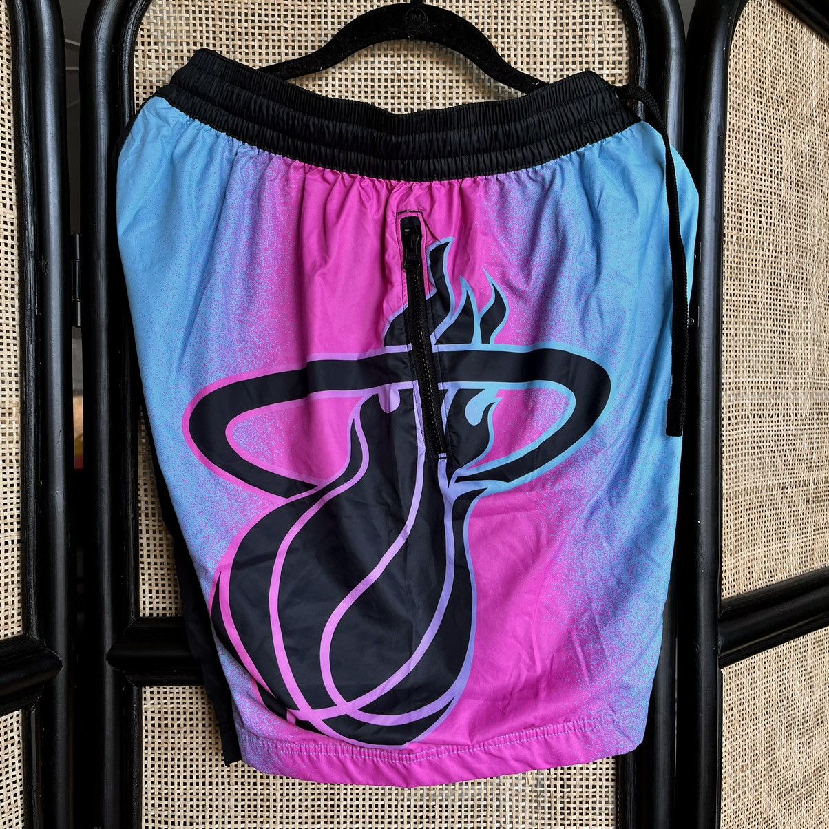 NBA × Nike Miami Heat South Beach NBA x Nike ‘20 City Edition Shorts Size US 34 / EU 50 - 3 Thumbnail