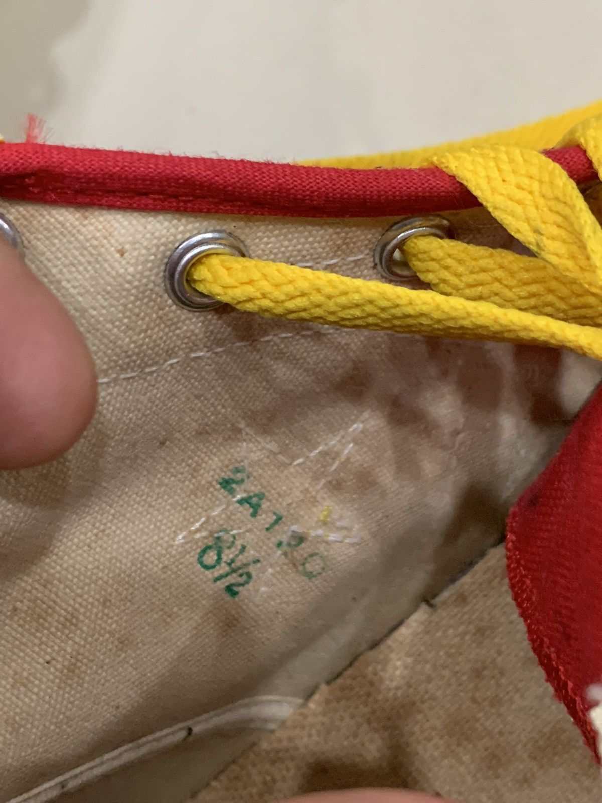 Converse VTG 1980s CONVERSE UNDER LICENSE MADE KOREA NEAR MINT SHOES Size US 8.5 / EU 41-42 - 10 Thumbnail